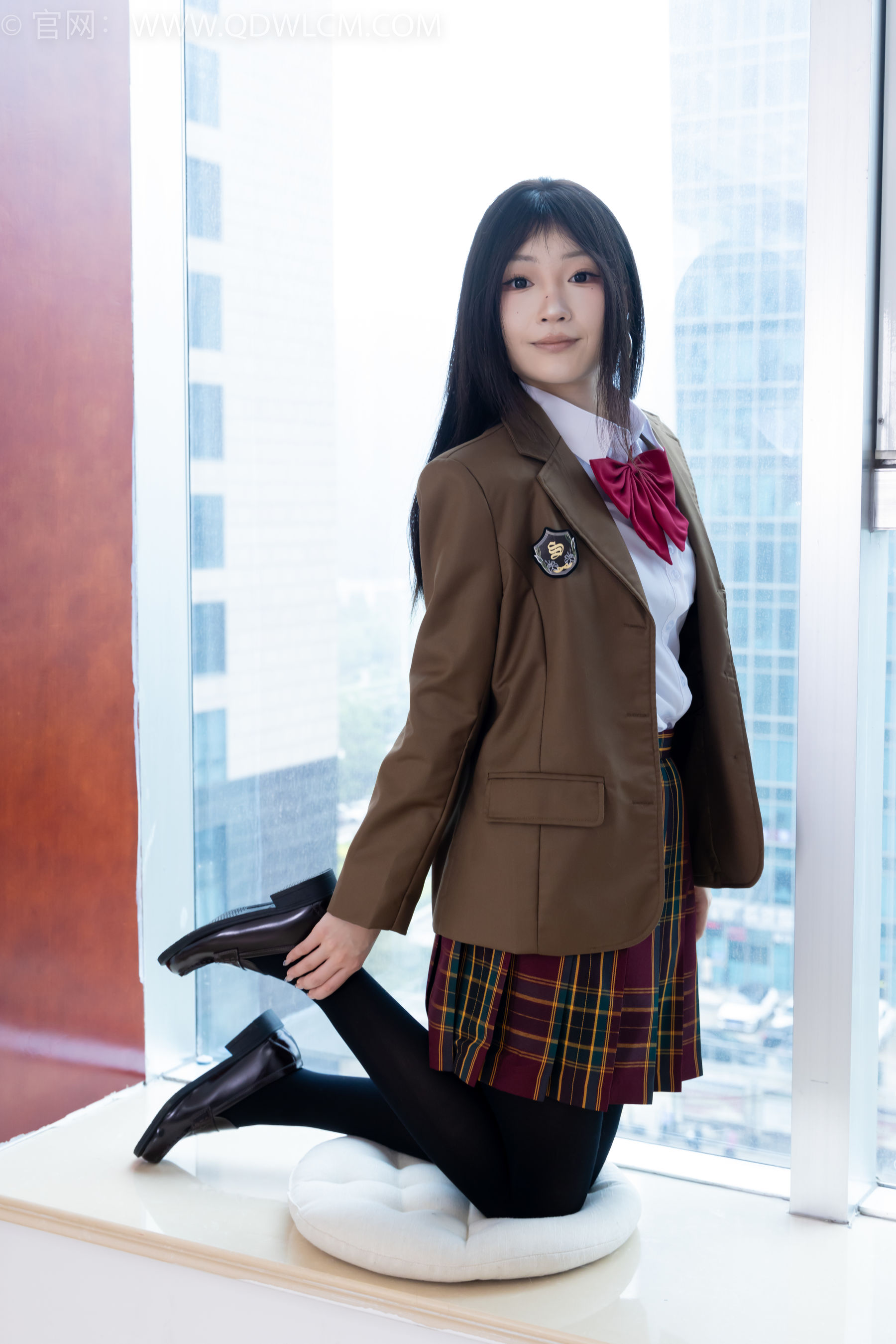 物恋传媒 No.2367 嘟嘟 - 皮鞋、厚黑丝、jk制服/(165P)