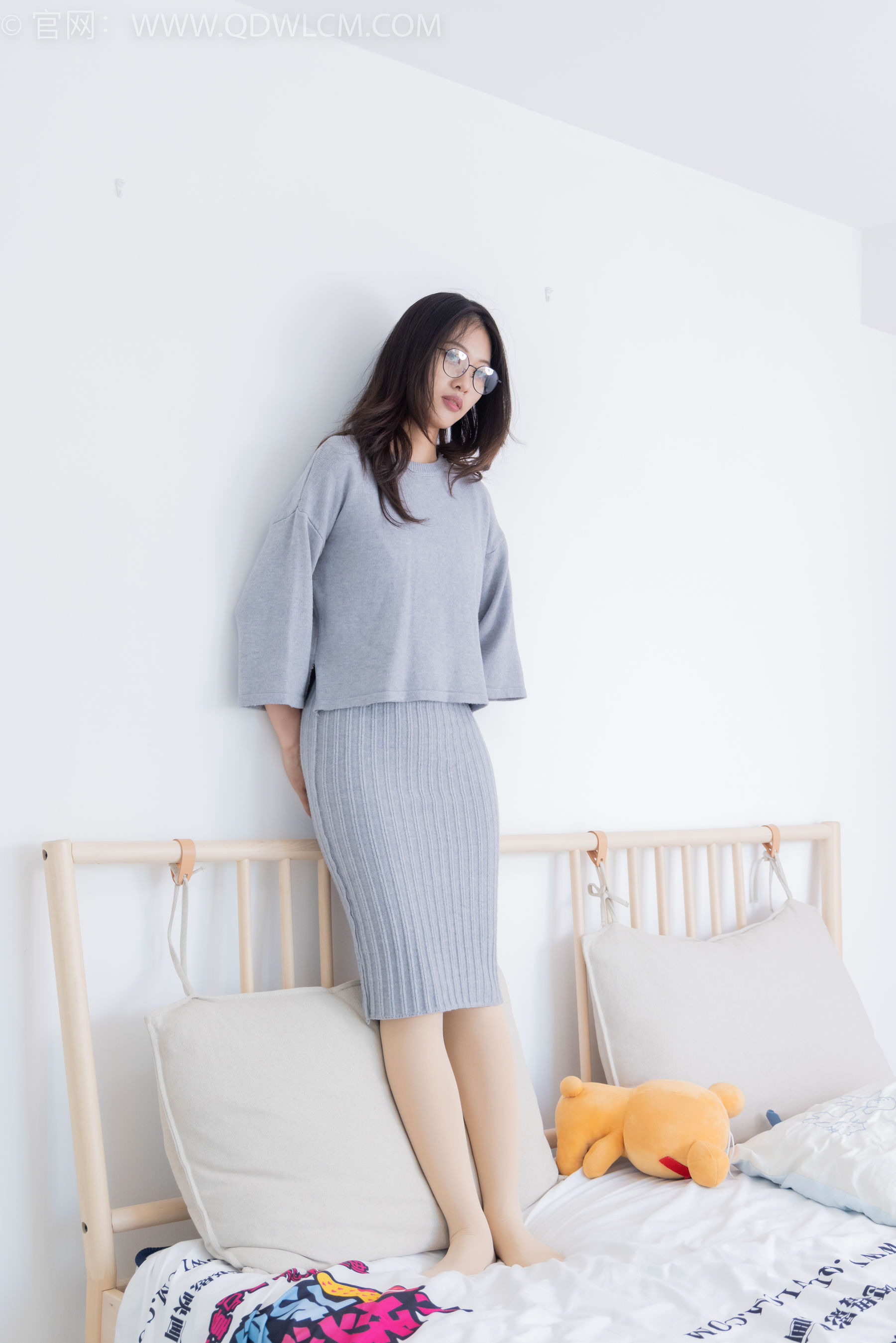 物恋传媒 No.2360 小优 - 平底鞋、厚肉丝/(155P)