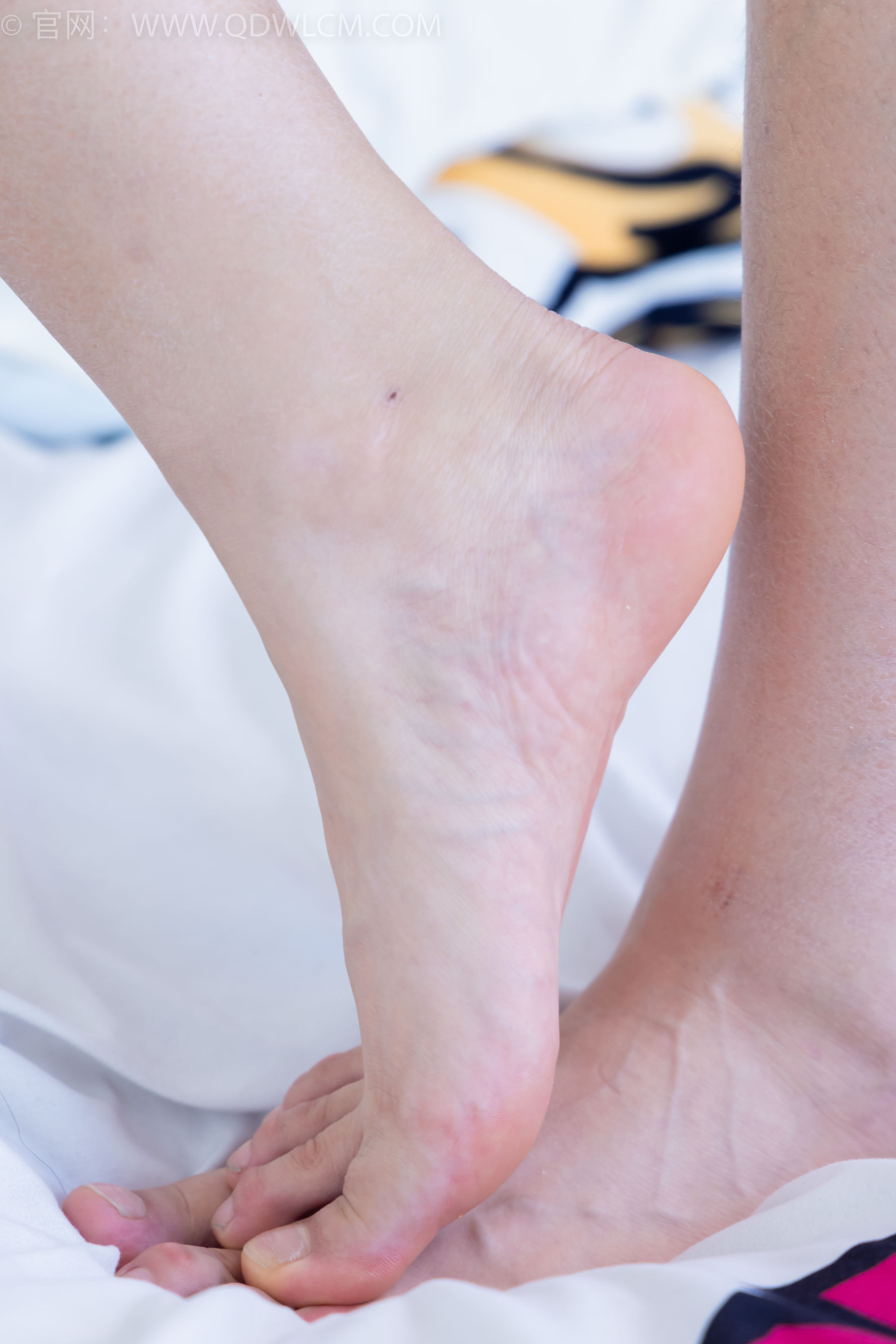 物恋传媒 No.2361 灰灰 - 校服、帆布鞋、白棉袜、裸足/(155P)