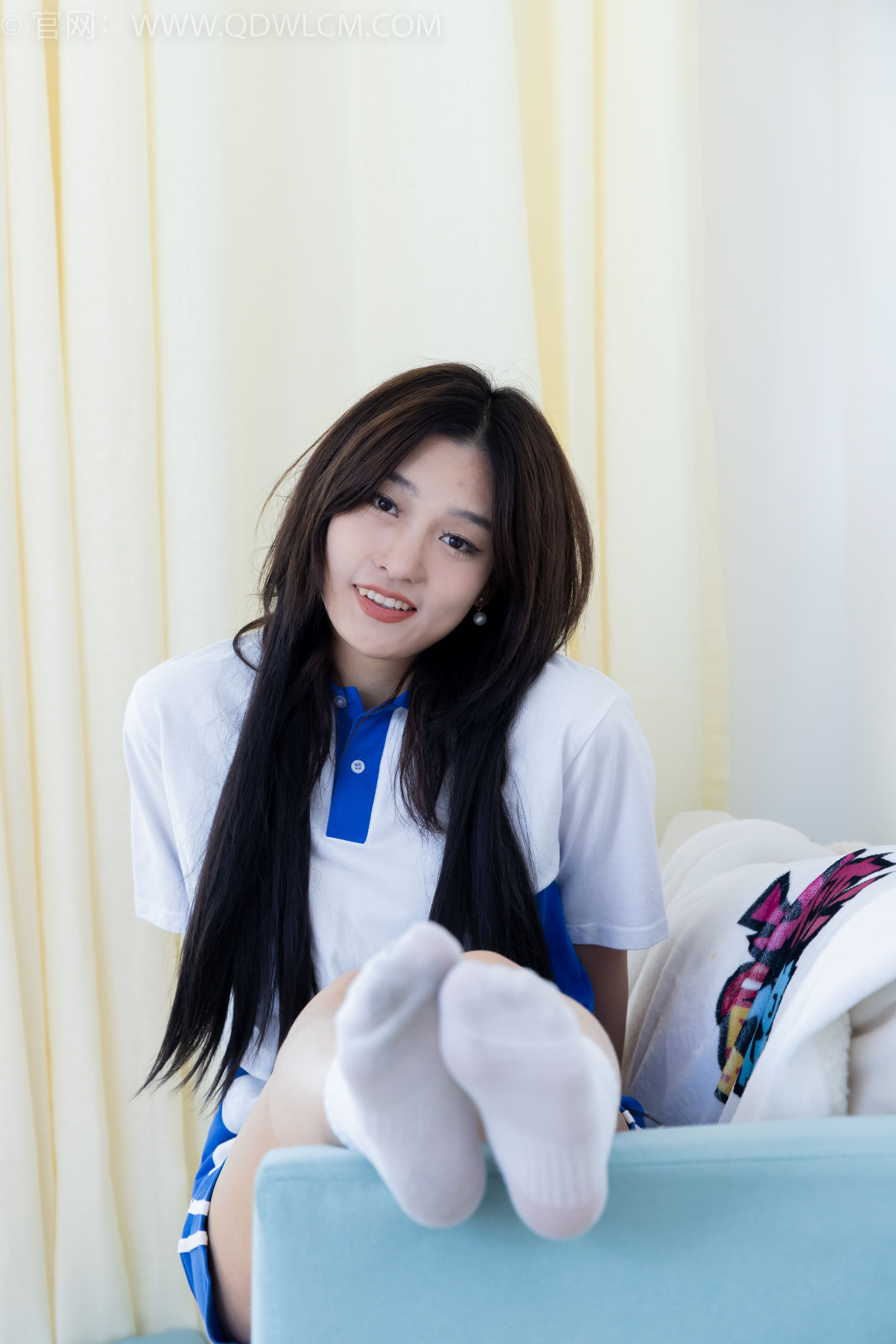 物恋传媒 No.2361 灰灰 - 校服、帆布鞋、白棉袜、裸足/(155P)