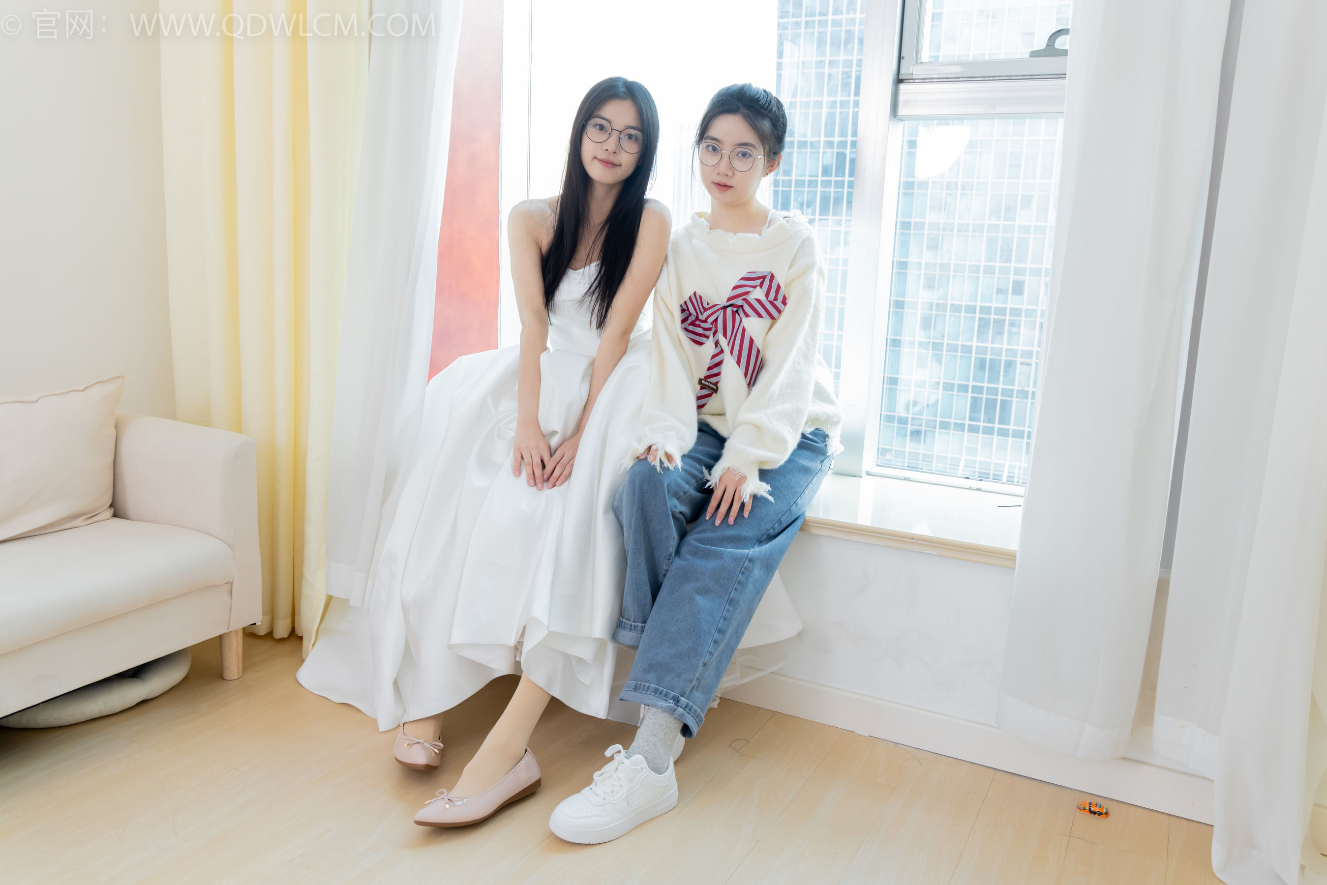 物恋传媒 No.2370 茯苓&欢欢 - 平底鞋、板鞋、厚肉丝、灰色棉袜、薄肉丝/(150P)