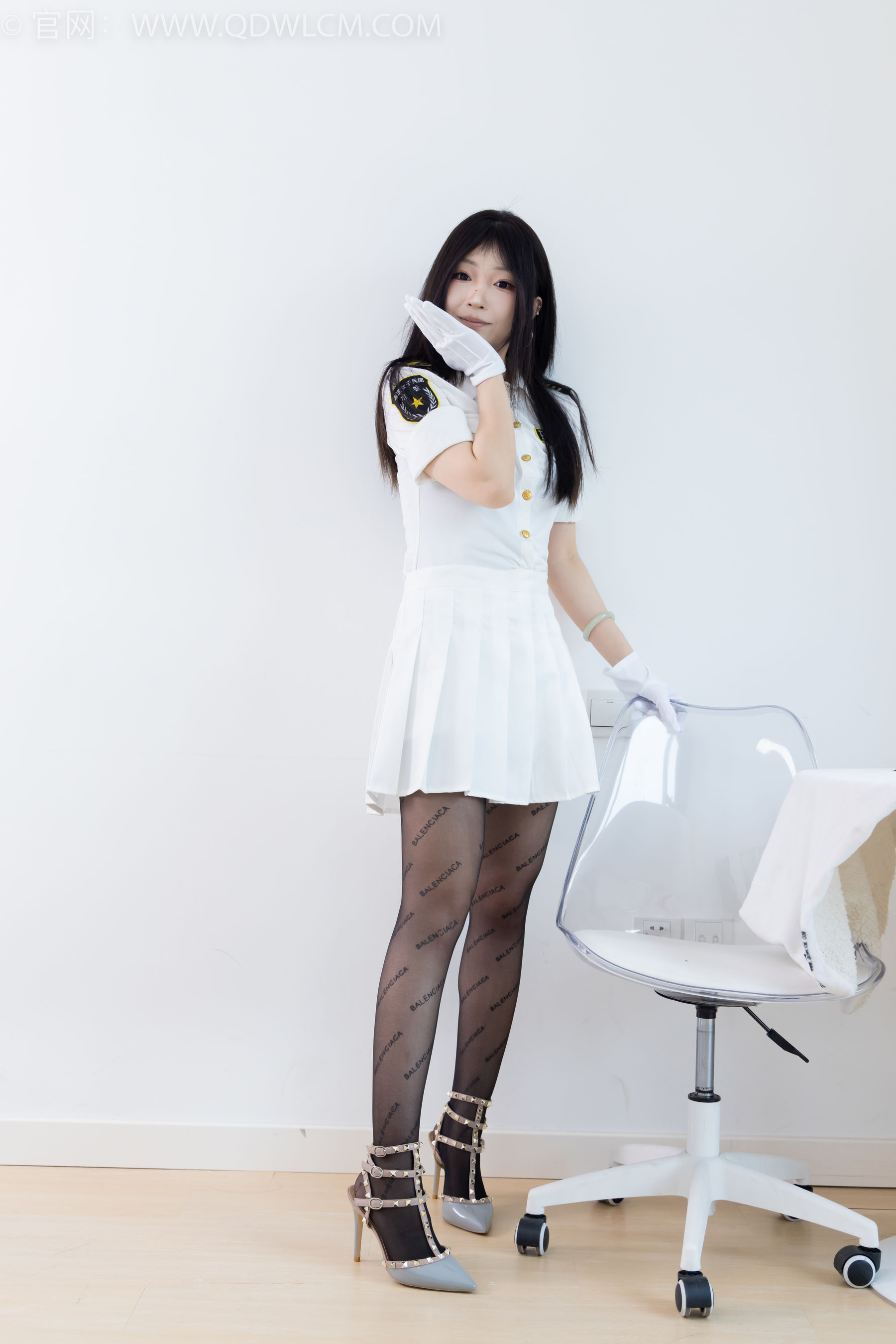 物恋传媒 No.2372 嘟嘟 - 高跟鞋、手套、薄黑丝脚尖加固款、薄肉丝脚尖加固款/(170P)