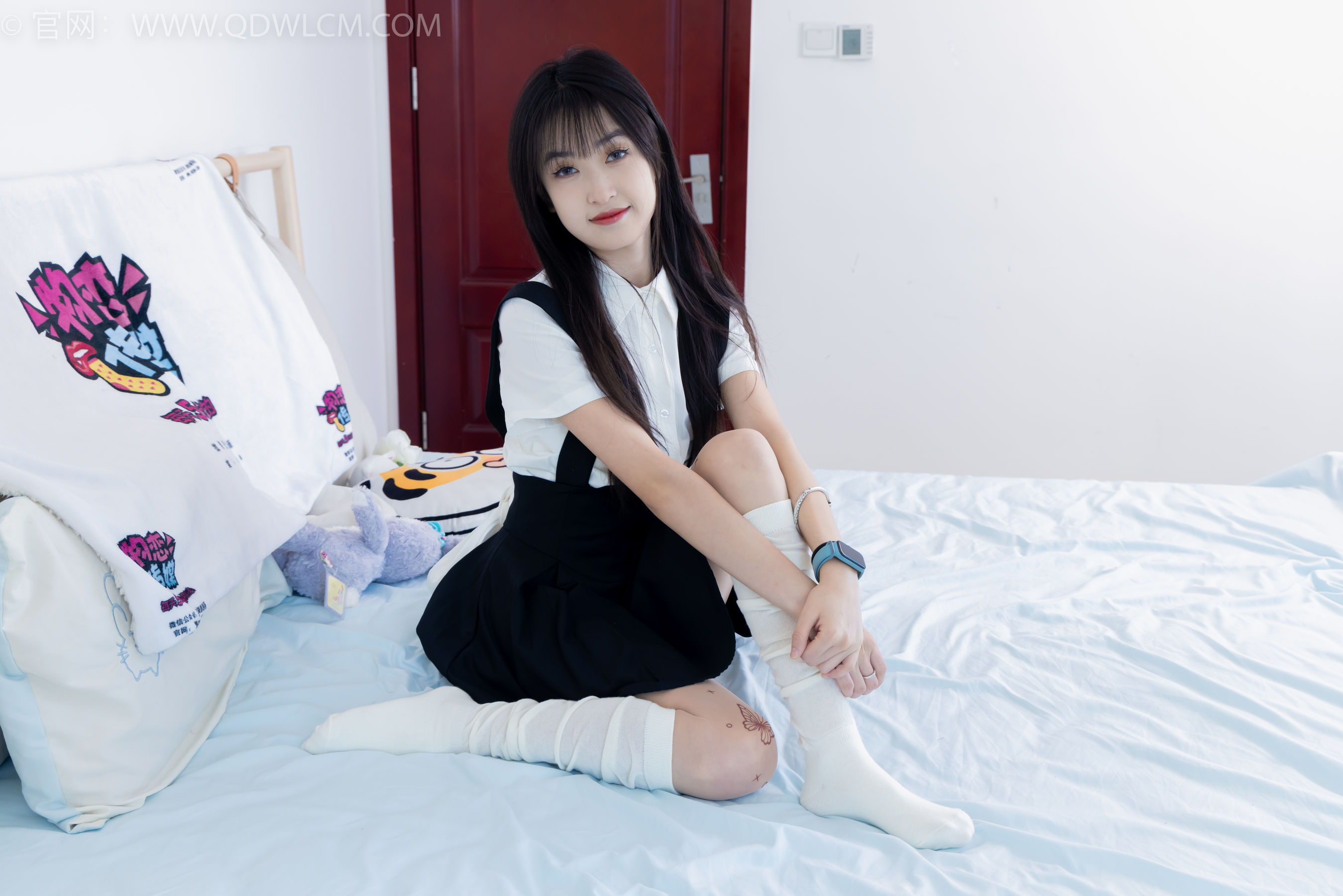 物恋传媒 No.2369 嘉木 - 长靴、长筒小腿白棉袜、蝴蝶薄肉丝/(200P)