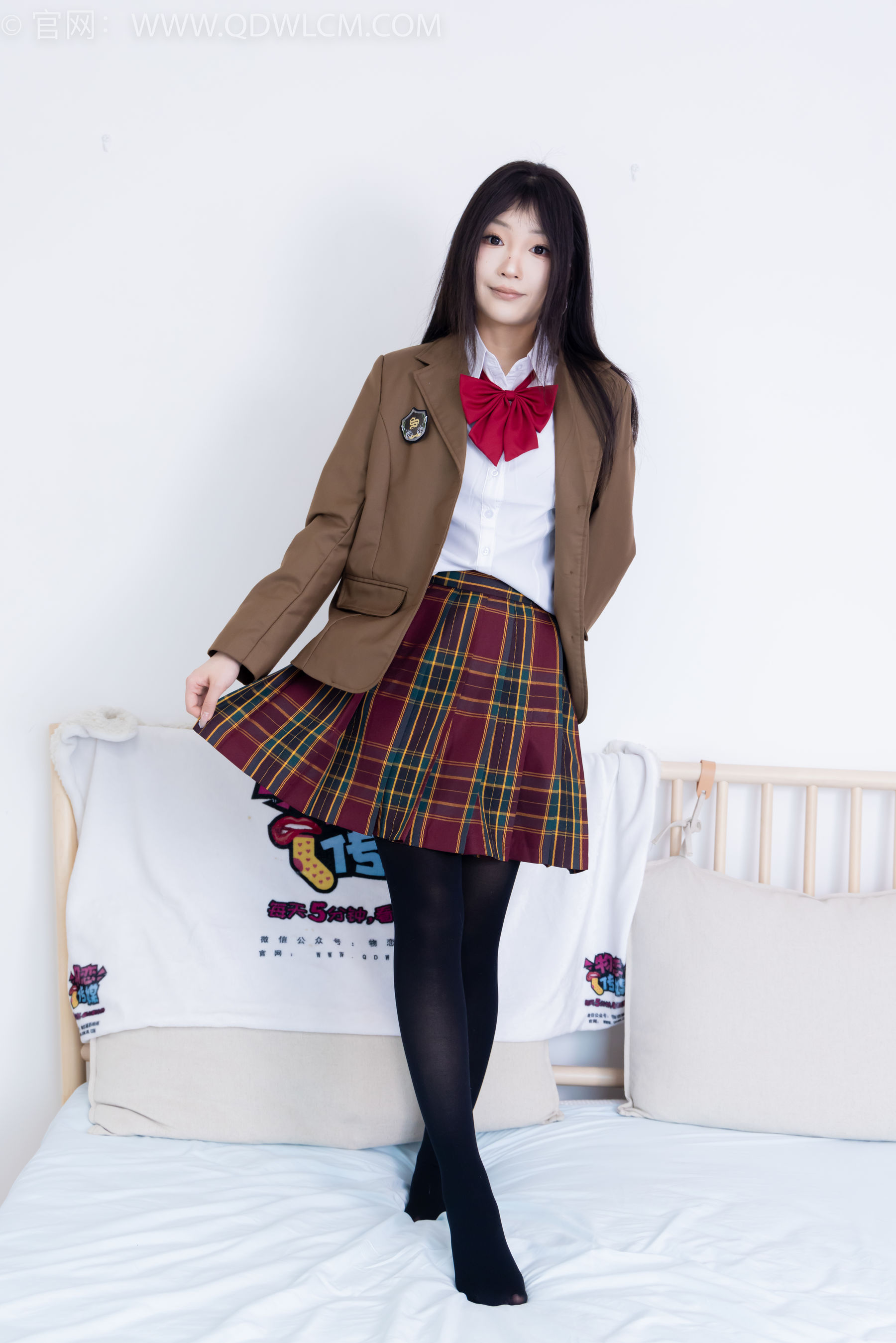 物恋传媒 No.2367 嘟嘟 - 皮鞋、厚黑丝、jk制服/(165P)