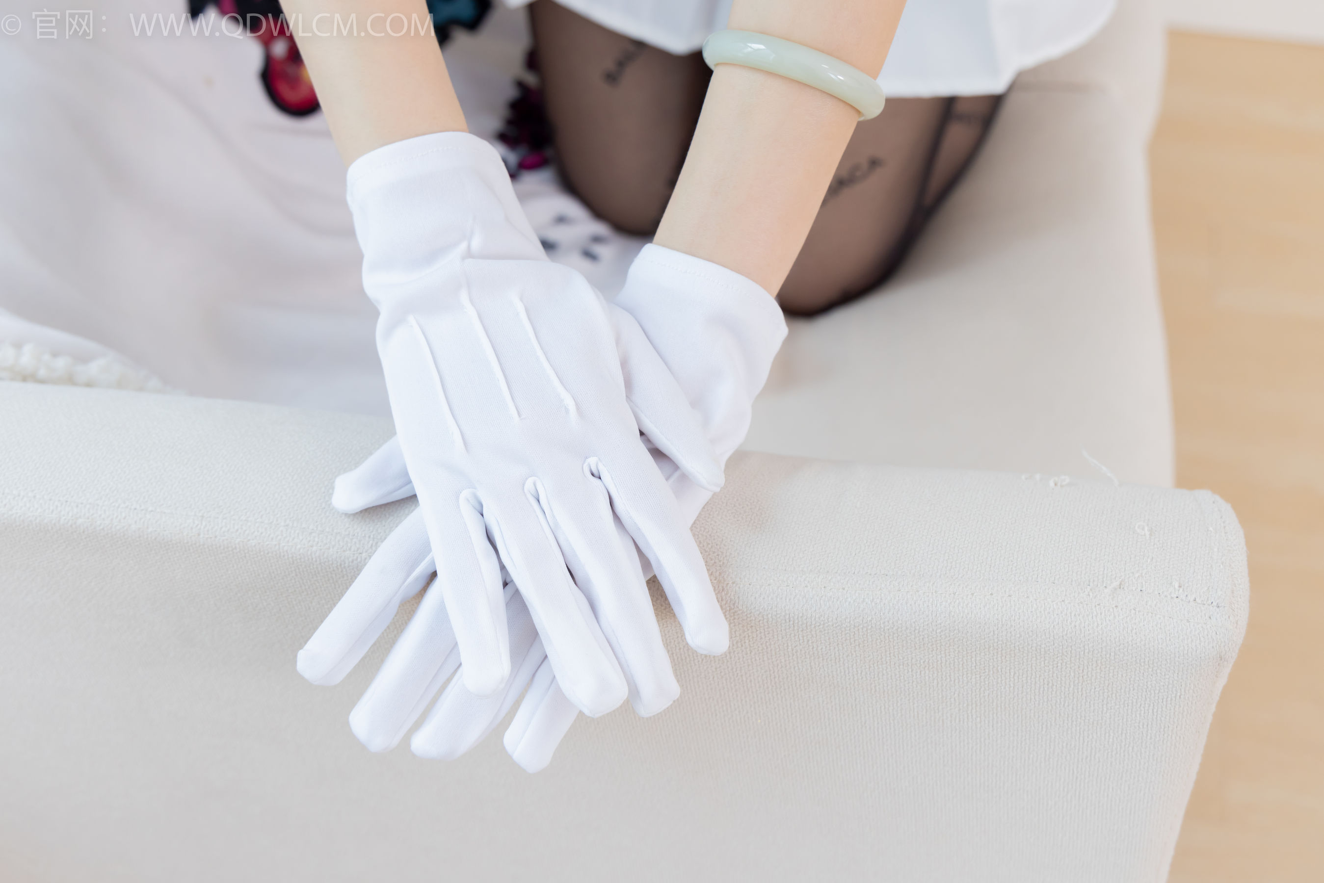 物恋传媒 No.2372 嘟嘟 - 高跟鞋、手套、薄黑丝脚尖加固款、薄肉丝脚尖加固款/(170P)