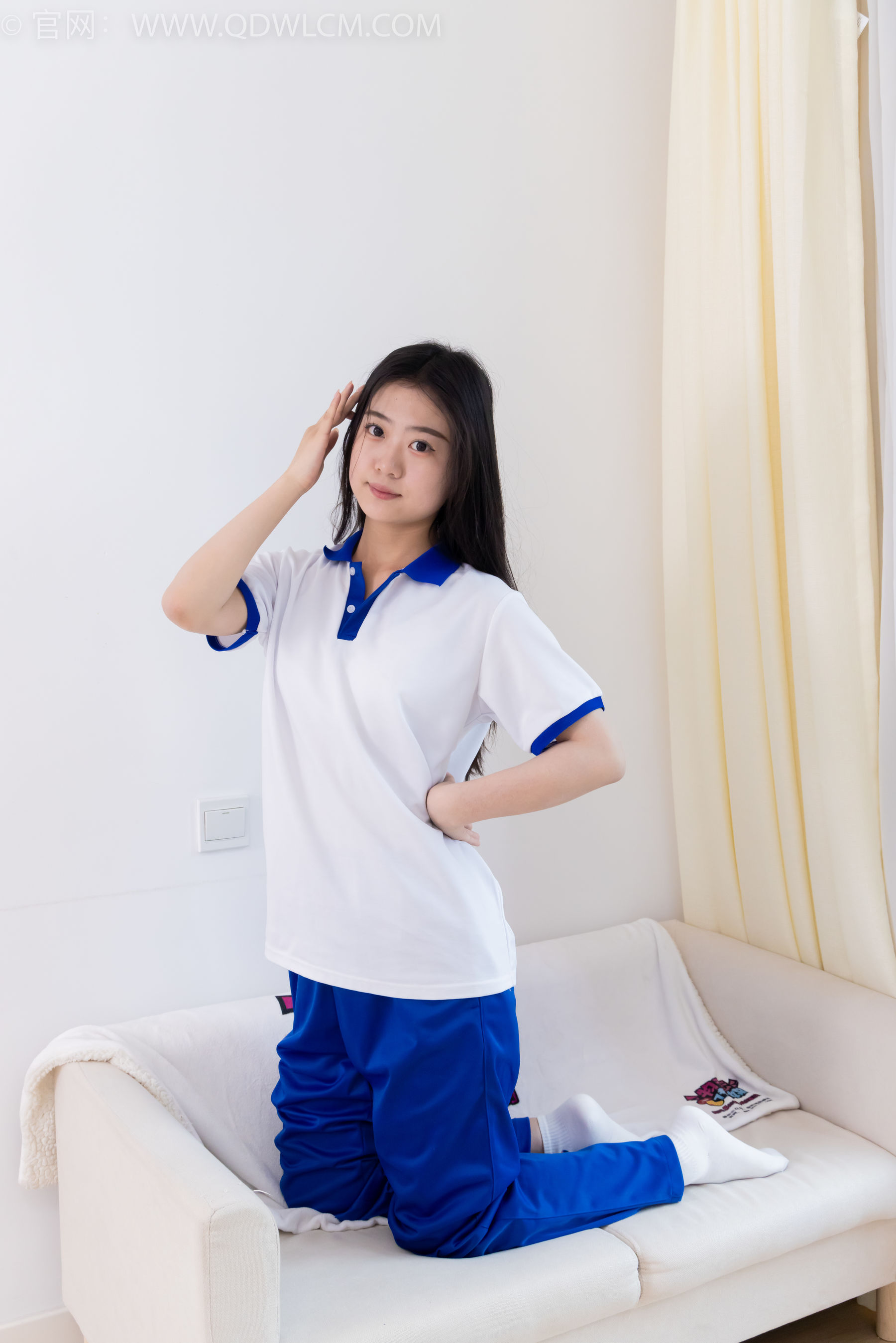 物恋传媒 No.2368 芋头 - 板鞋、白棉袜、裸足/(150P)