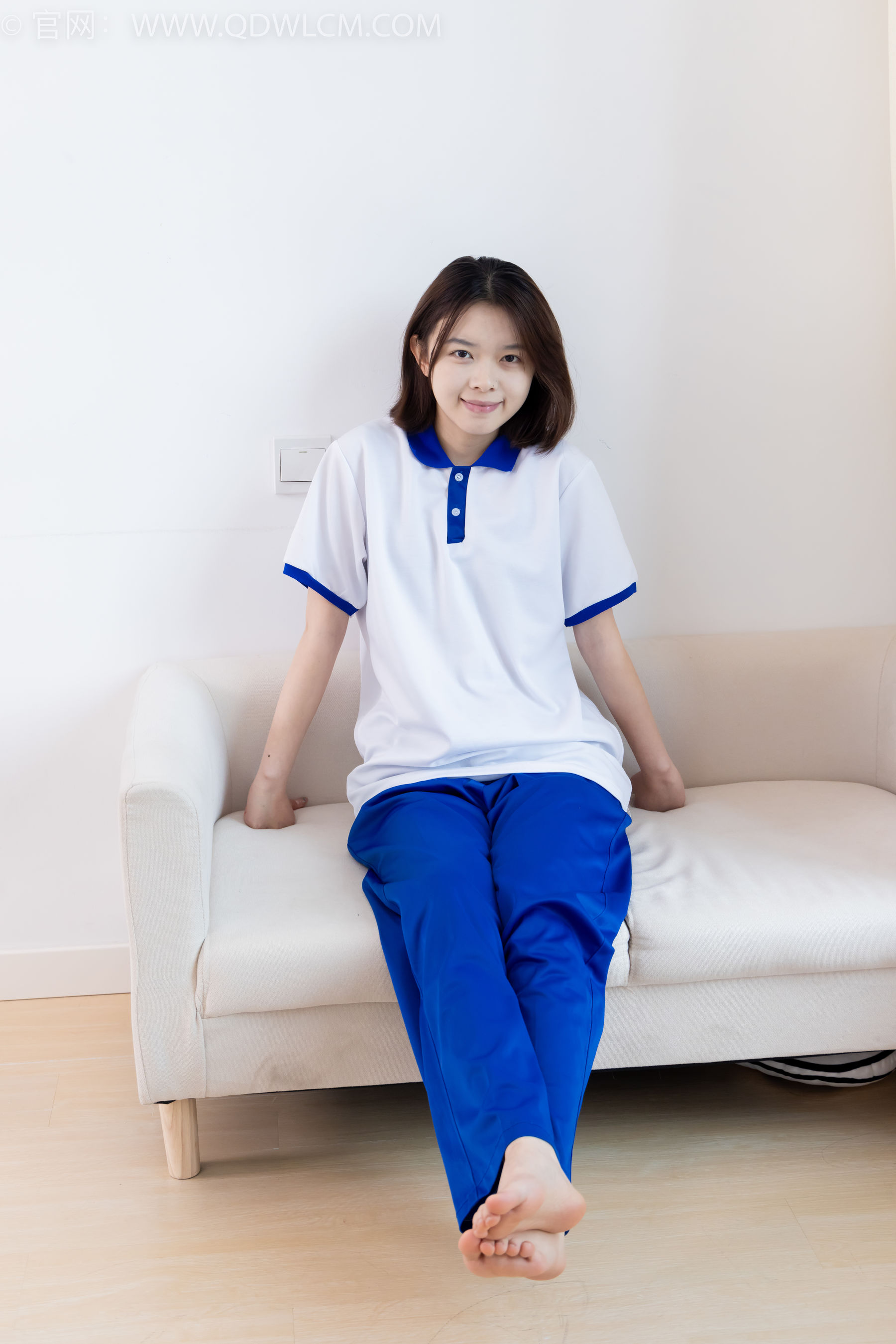 物恋传媒 No.2364 小悦 - 校服、板鞋、白棉袜、裸足/(150P)