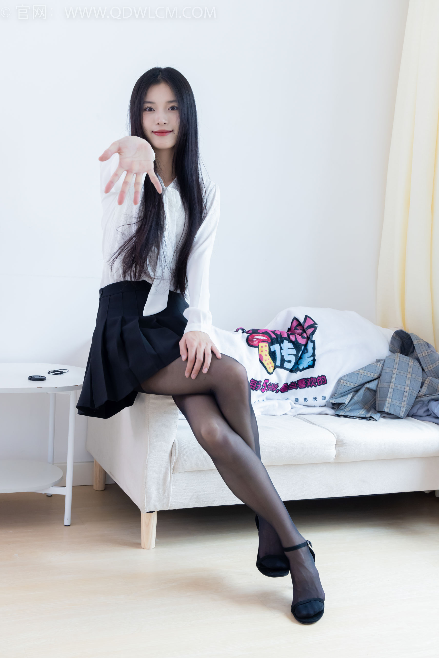 物恋传媒 No.2349 茯苓 - 高跟长靴、高跟凉鞋、厚肉丝、薄黑丝/(175P)