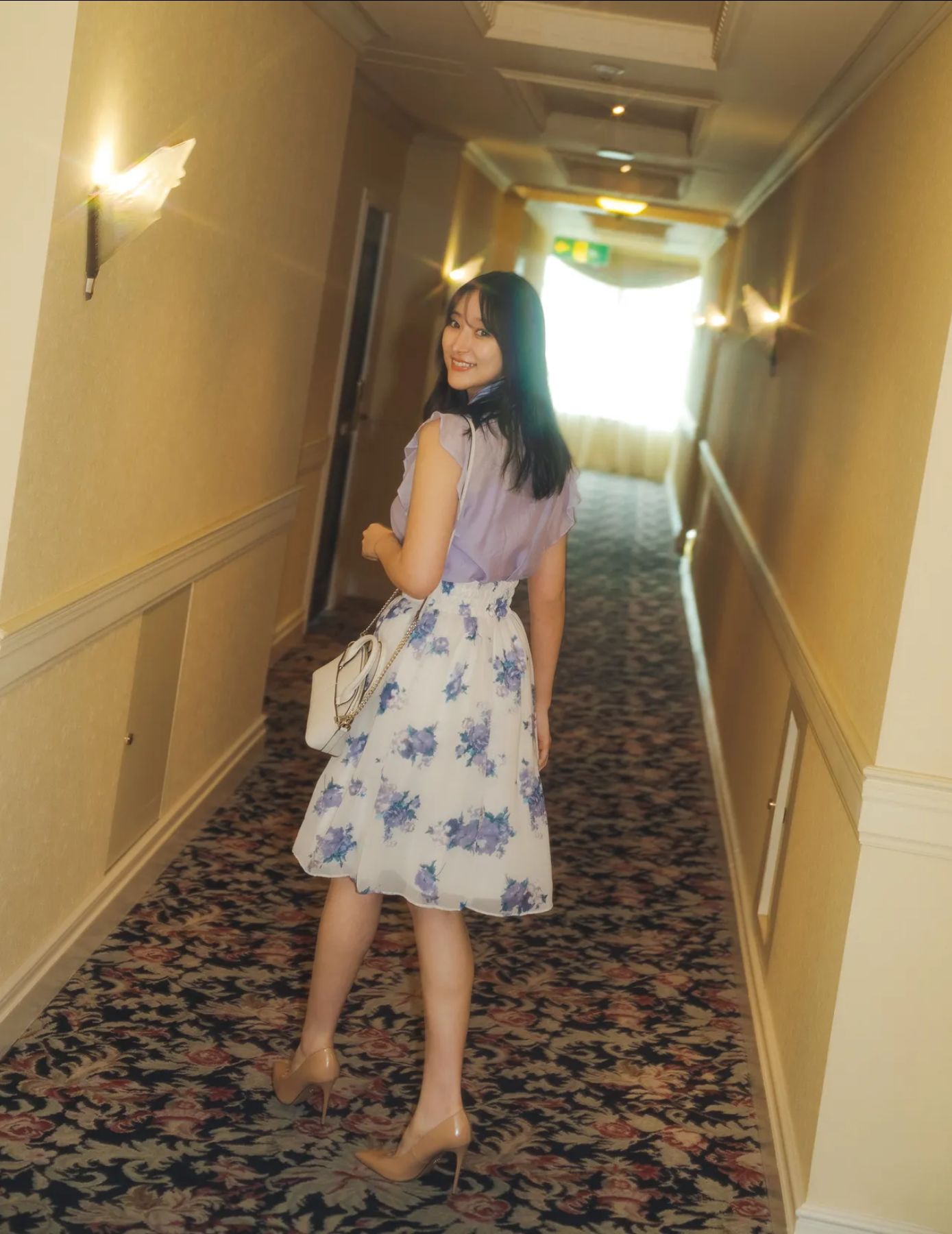 山崎あみ - 綺麗なお姉さんの密かな休日/(19P)