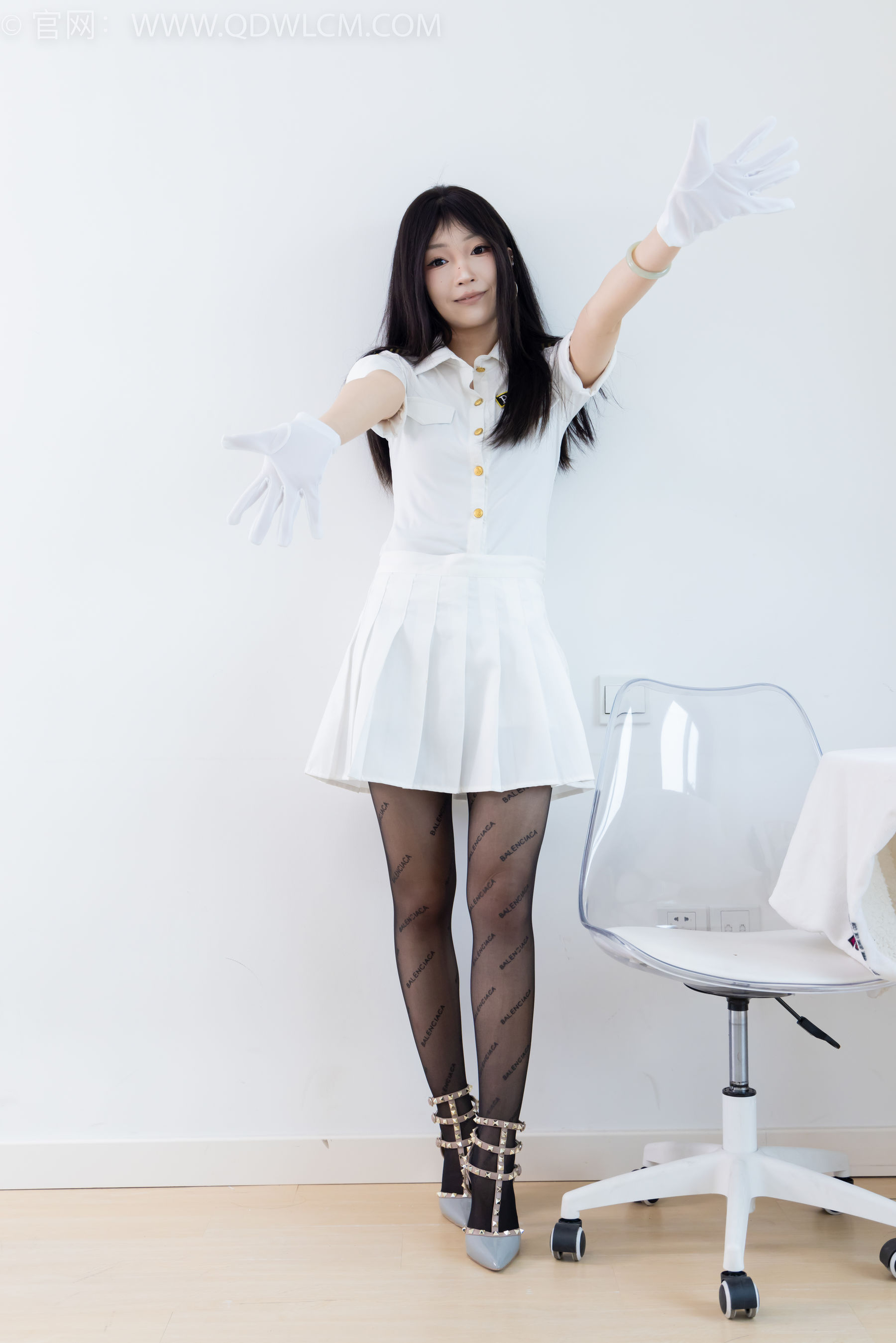 物恋传媒 No.2372 嘟嘟 - 高跟鞋、手套、薄黑丝脚尖加固款、薄肉丝脚尖加固款/(170P)