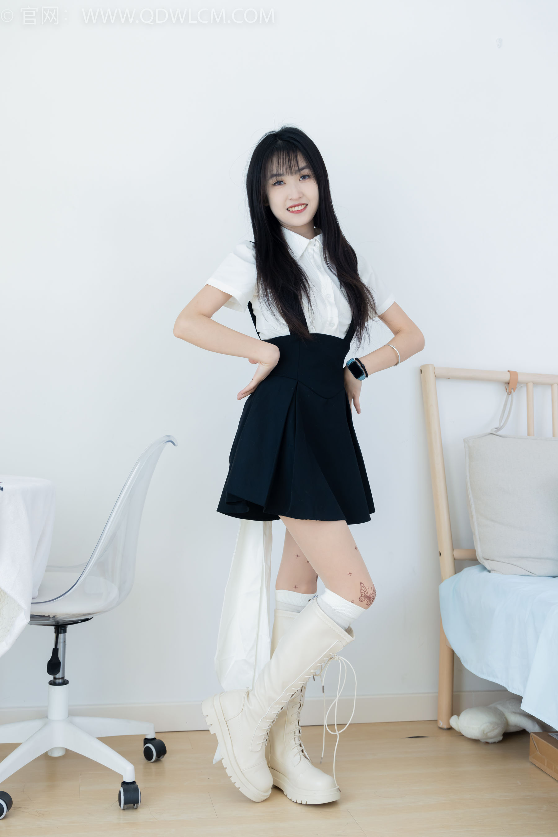 物恋传媒 No.2369 嘉木 - 长靴、长筒小腿白棉袜、蝴蝶薄肉丝/(200P)