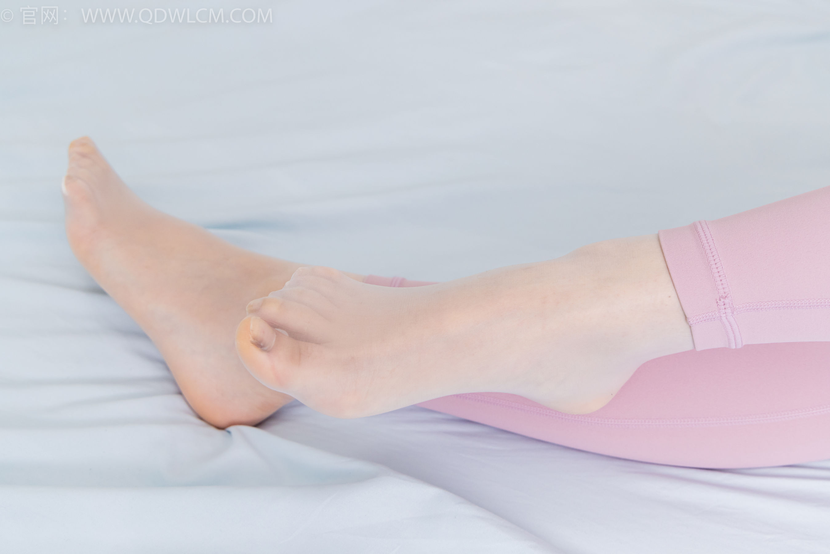 物恋传媒 No.2363 泡泡 - 瑜伽裤、过膝靴、薄白丝/(180P)