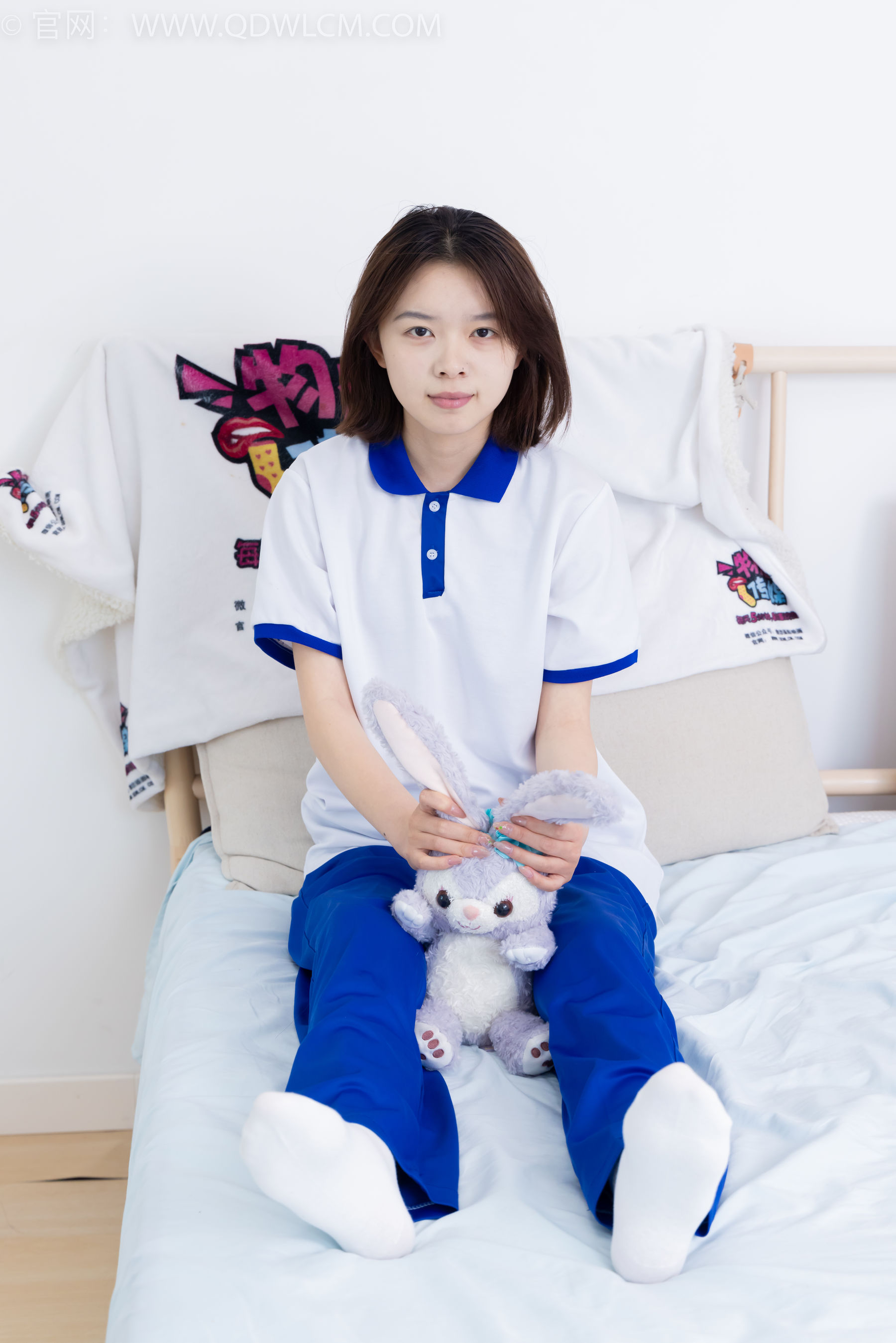 物恋传媒 No.2364 小悦 - 校服、板鞋、白棉袜、裸足/(150P)