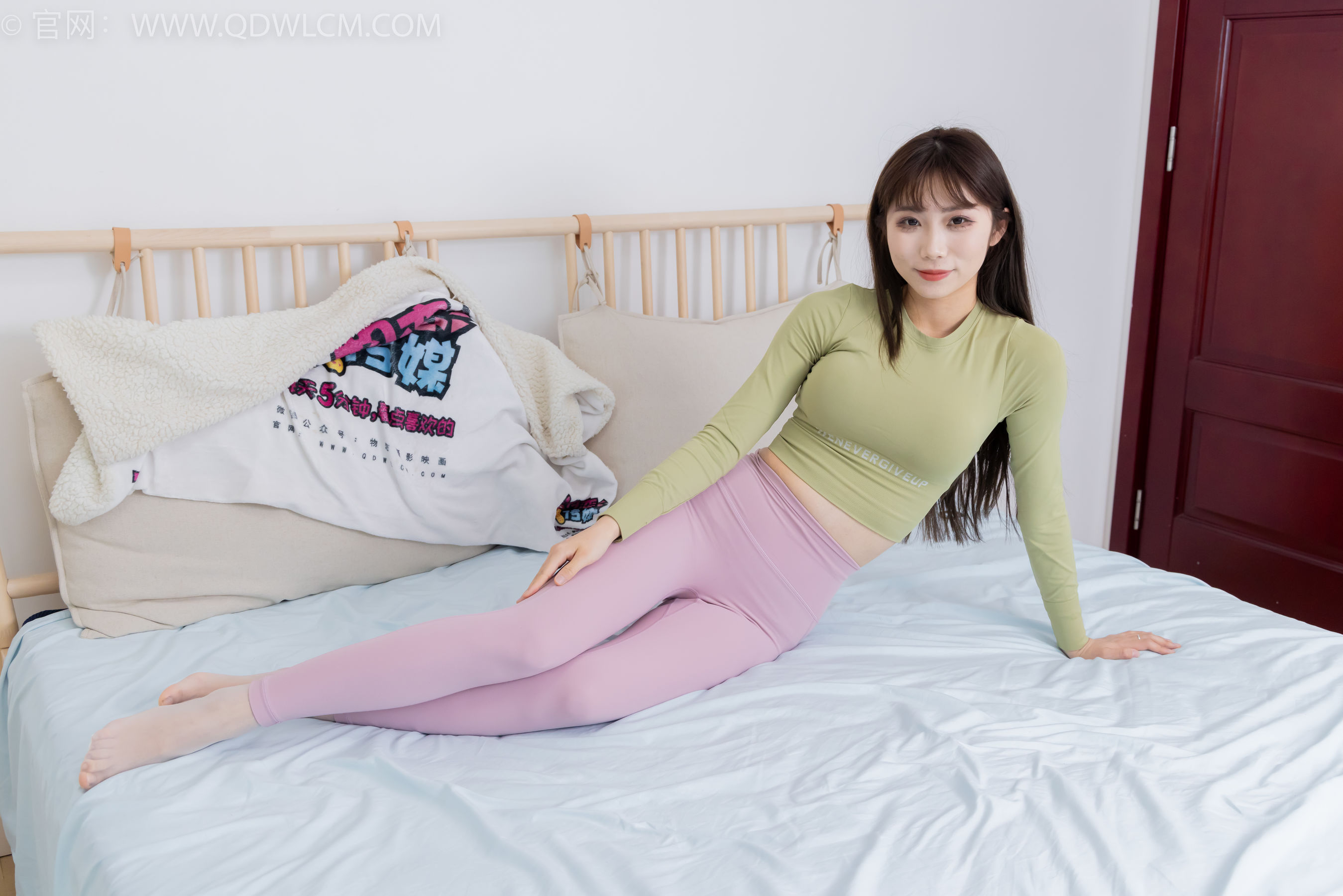 物恋传媒 No.2363 泡泡 - 瑜伽裤、过膝靴、薄白丝/(180P)