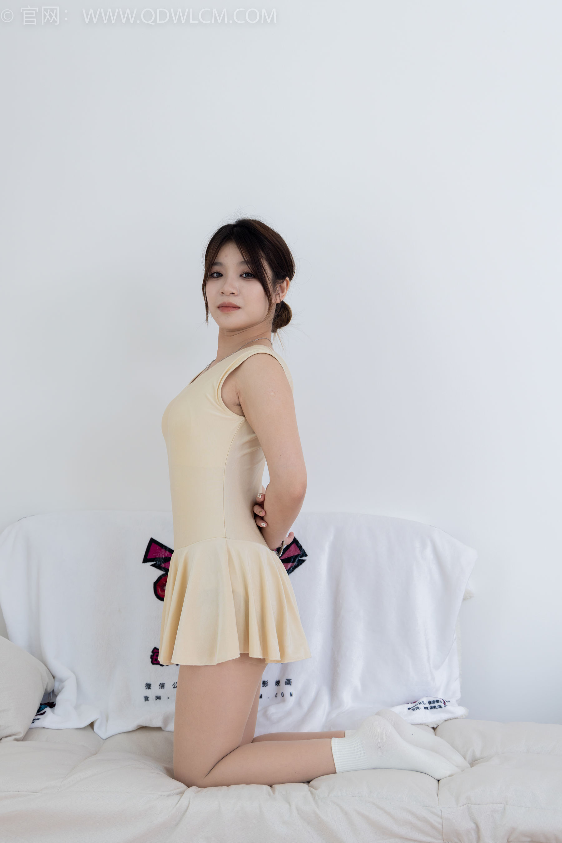 物恋传媒 No.2358 闪闪 - 舞蹈服、舞蹈鞋、白棉袜、厚白丝、厚灰丝、薄肉丝/(150P)