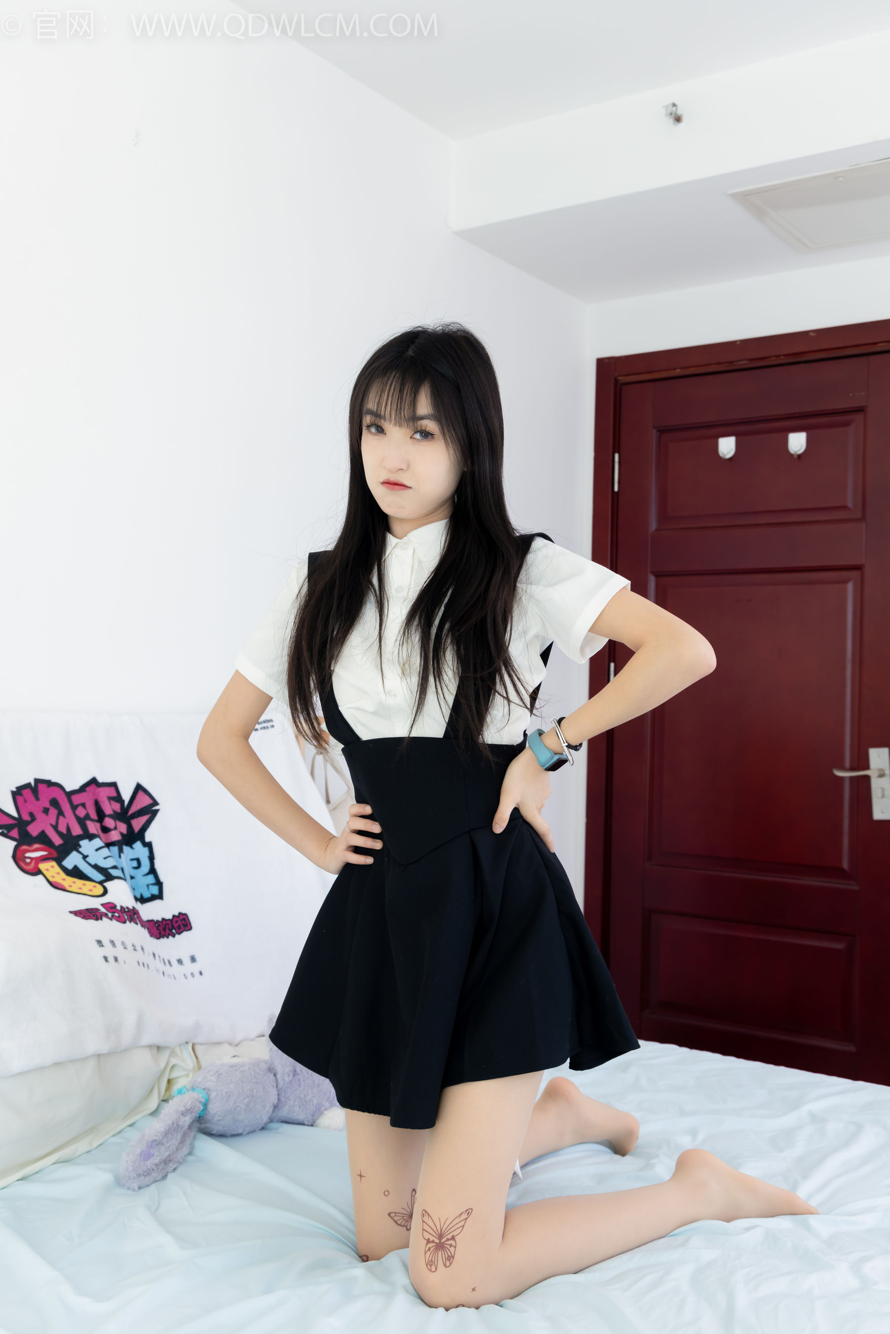 物恋传媒 No.2369 嘉木 - 长靴、长筒小腿白棉袜、蝴蝶薄肉丝/(200P)