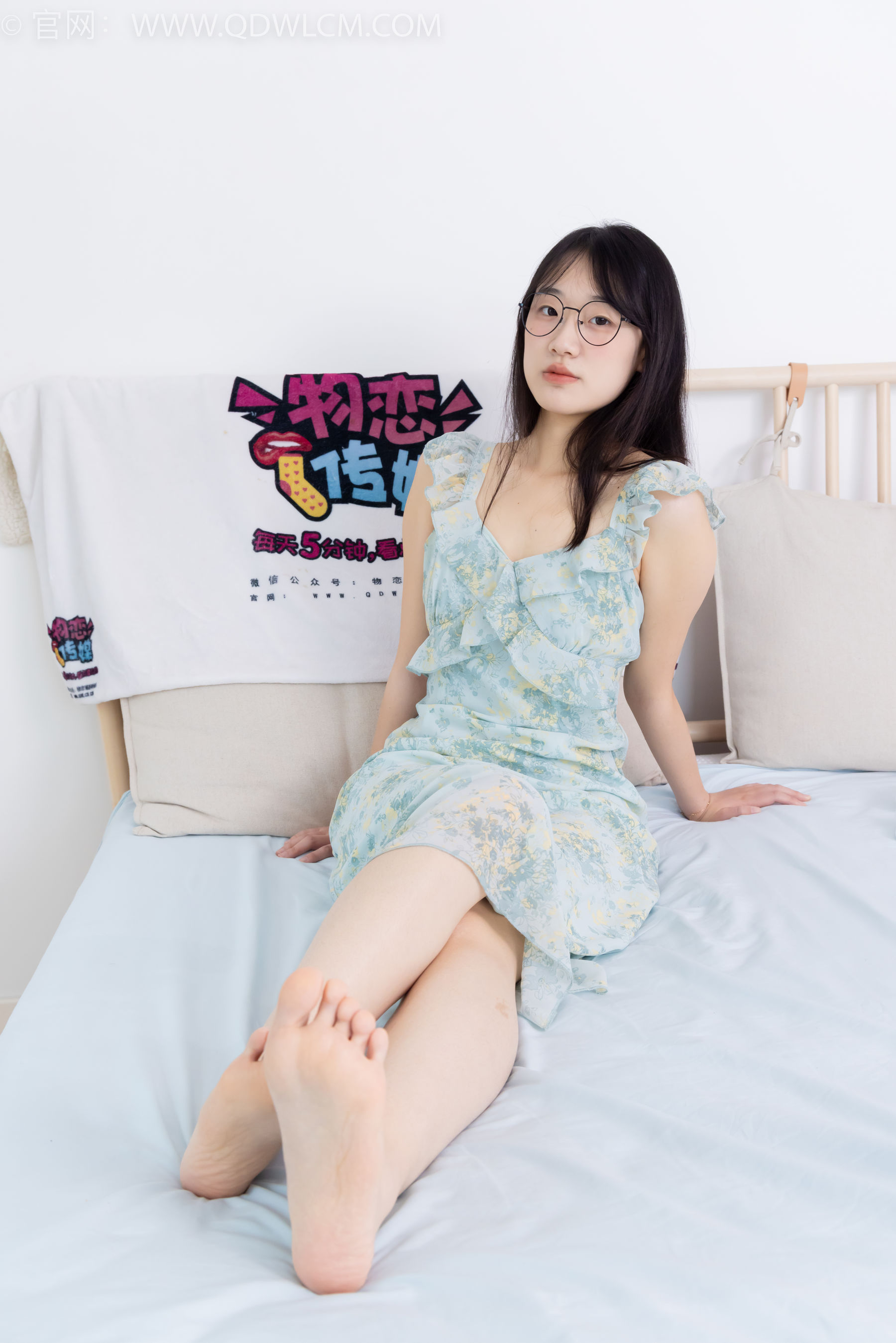 物恋传媒 No.2350 小椿 - 高跟鞋、白棉袜、裸足/(150P)