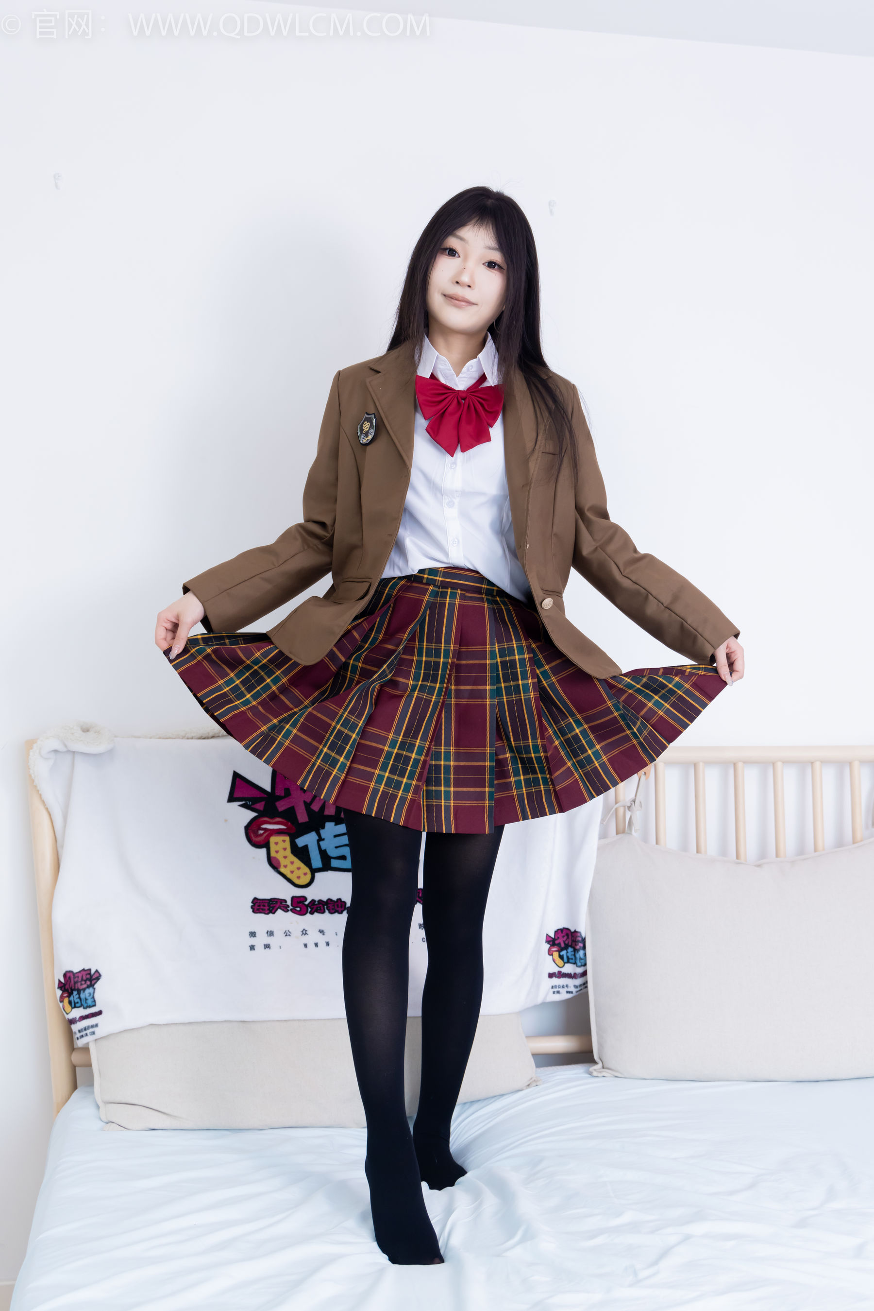 物恋传媒 No.2367 嘟嘟 - 皮鞋、厚黑丝、jk制服/(165P)