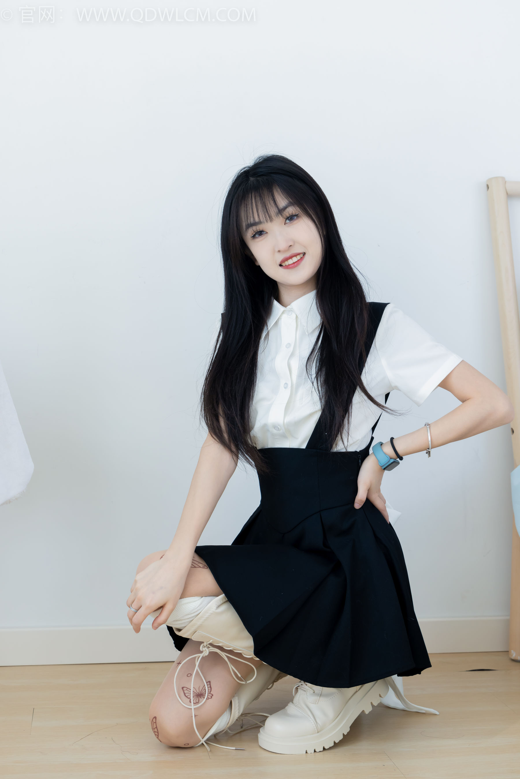 物恋传媒 No.2369 嘉木 - 长靴、长筒小腿白棉袜、蝴蝶薄肉丝/(200P)