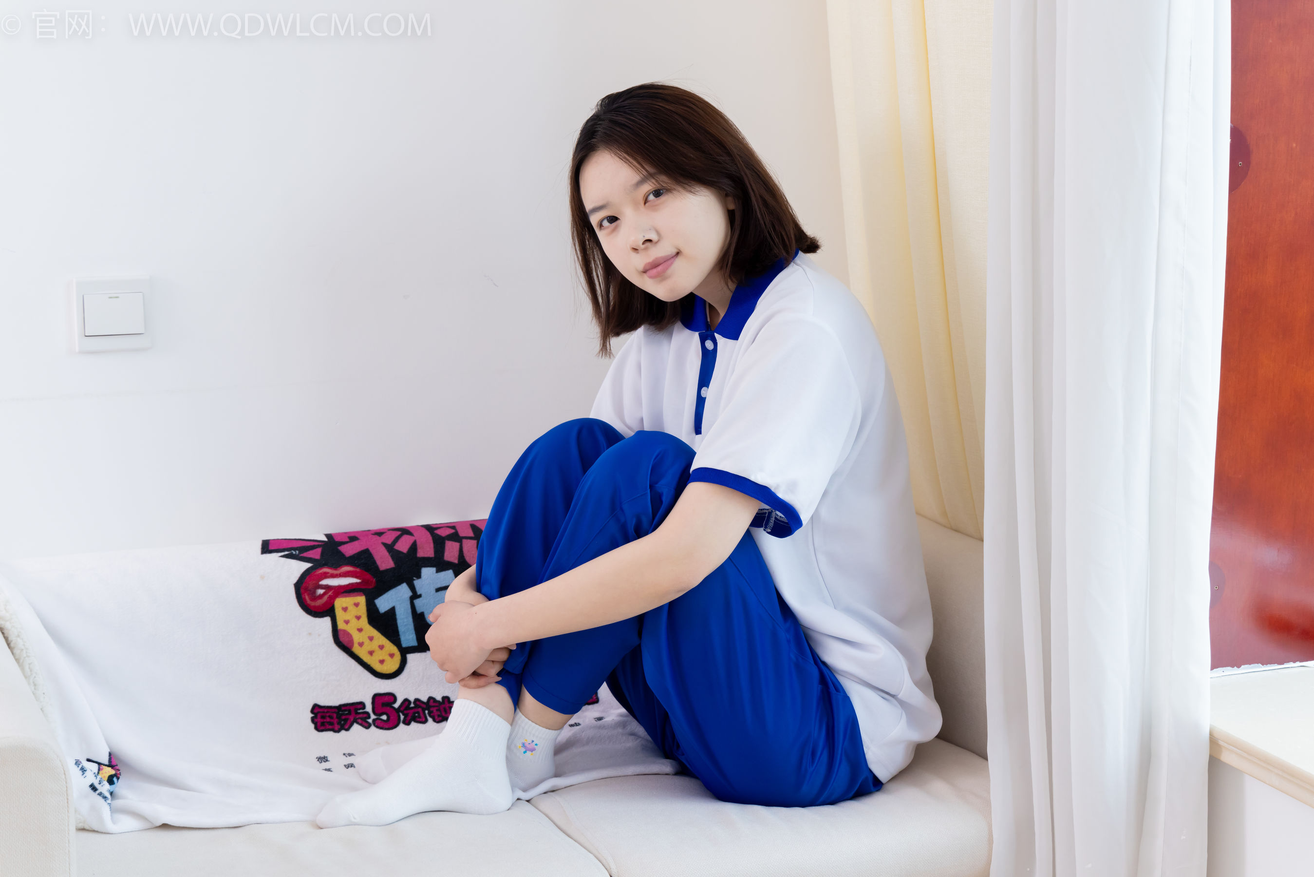 物恋传媒 No.2364 小悦 - 校服、板鞋、白棉袜、裸足/(150P)