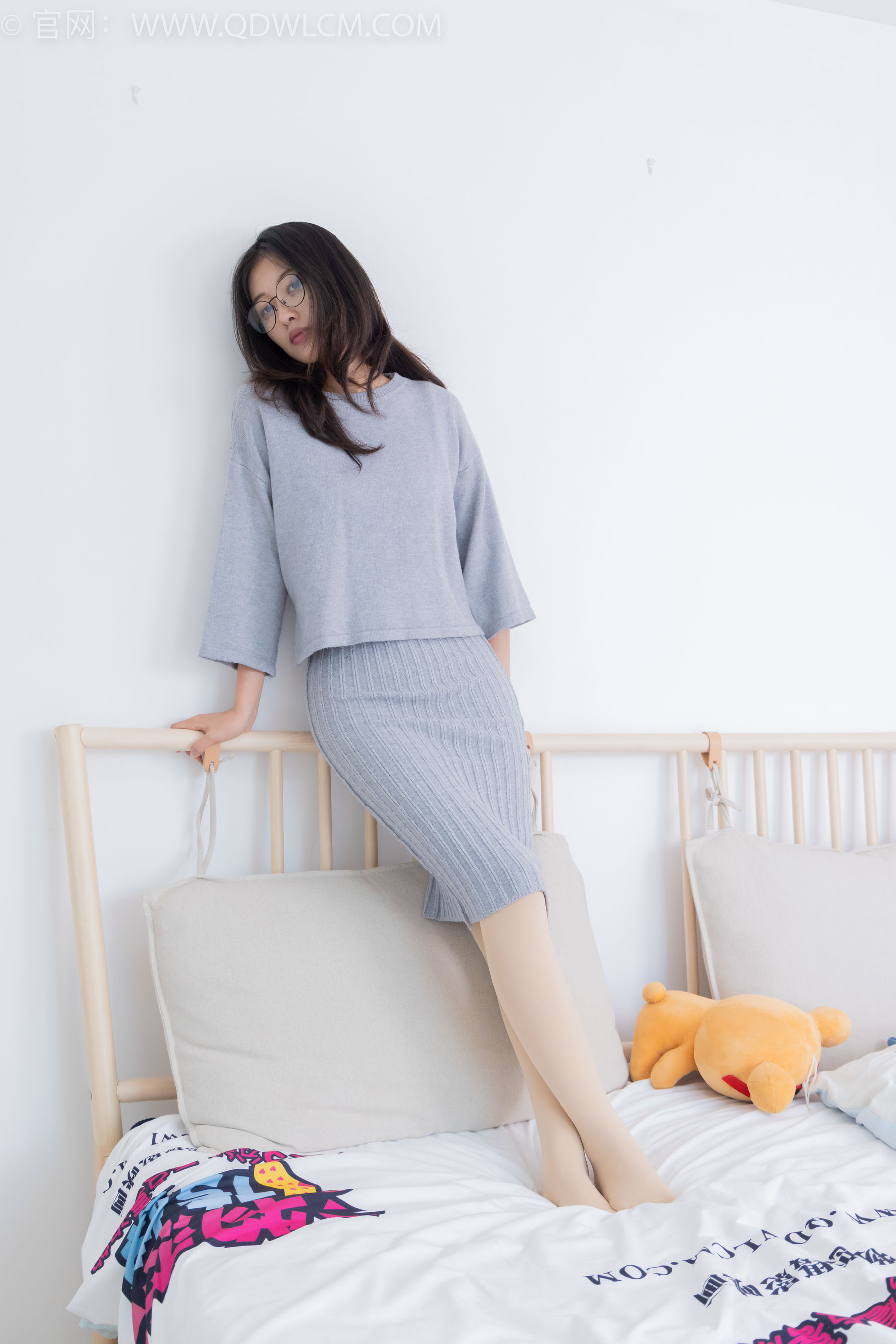 物恋传媒 No.2360 小优 - 平底鞋、厚肉丝/(155P)