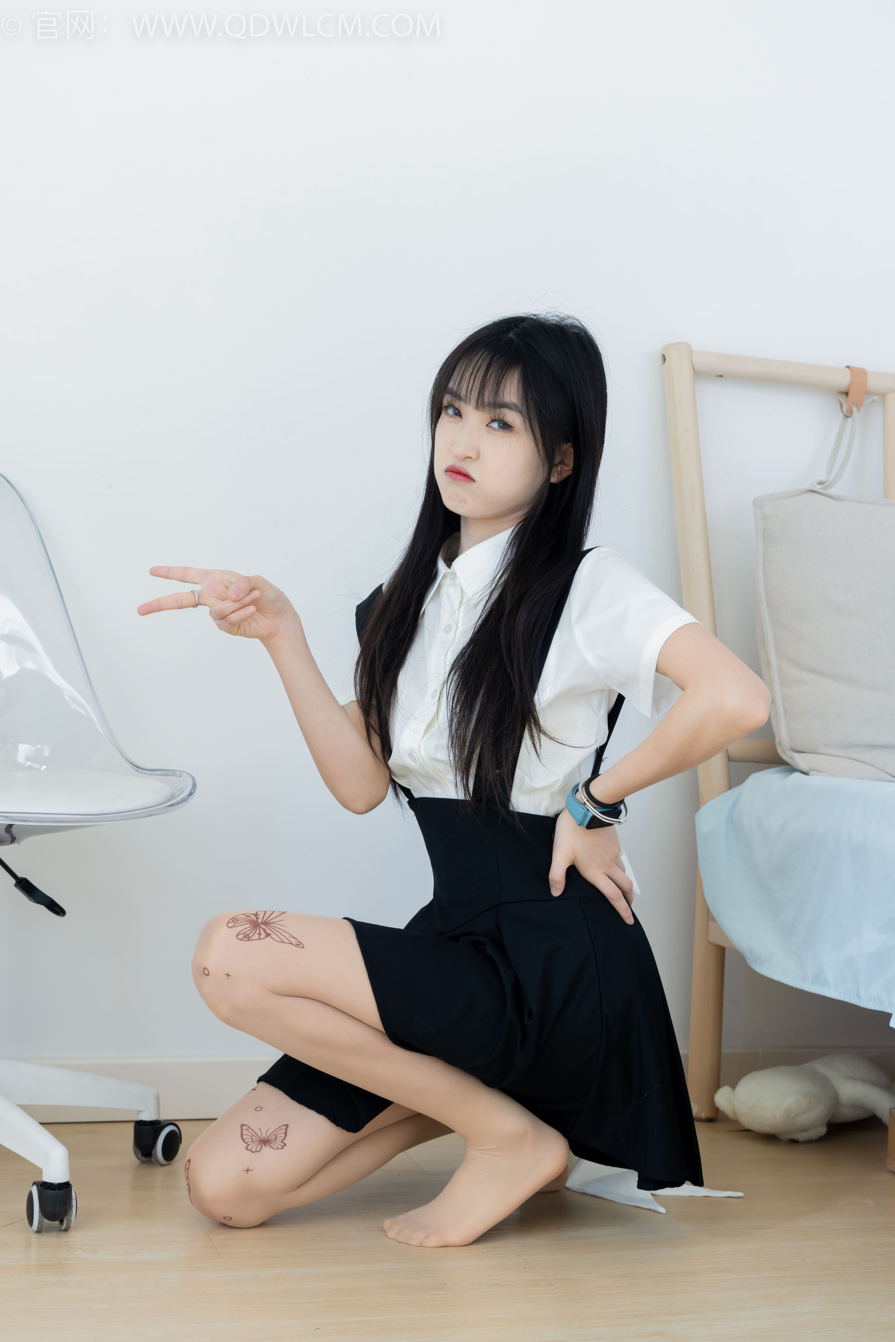 物恋传媒 No.2369 嘉木 - 长靴、长筒小腿白棉袜、蝴蝶薄肉丝/(200P)