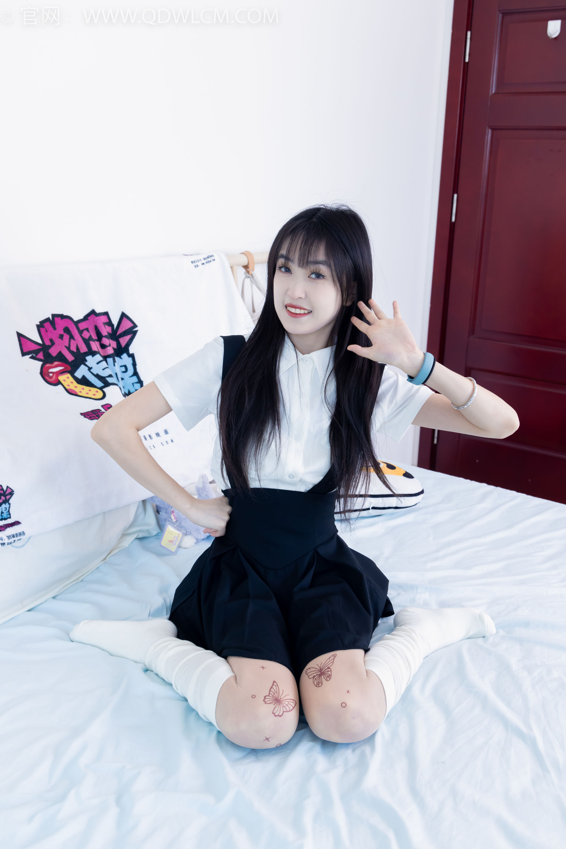 物恋传媒 No.2369 嘉木 - 长靴、长筒小腿白棉袜、蝴蝶薄肉丝/(200P)