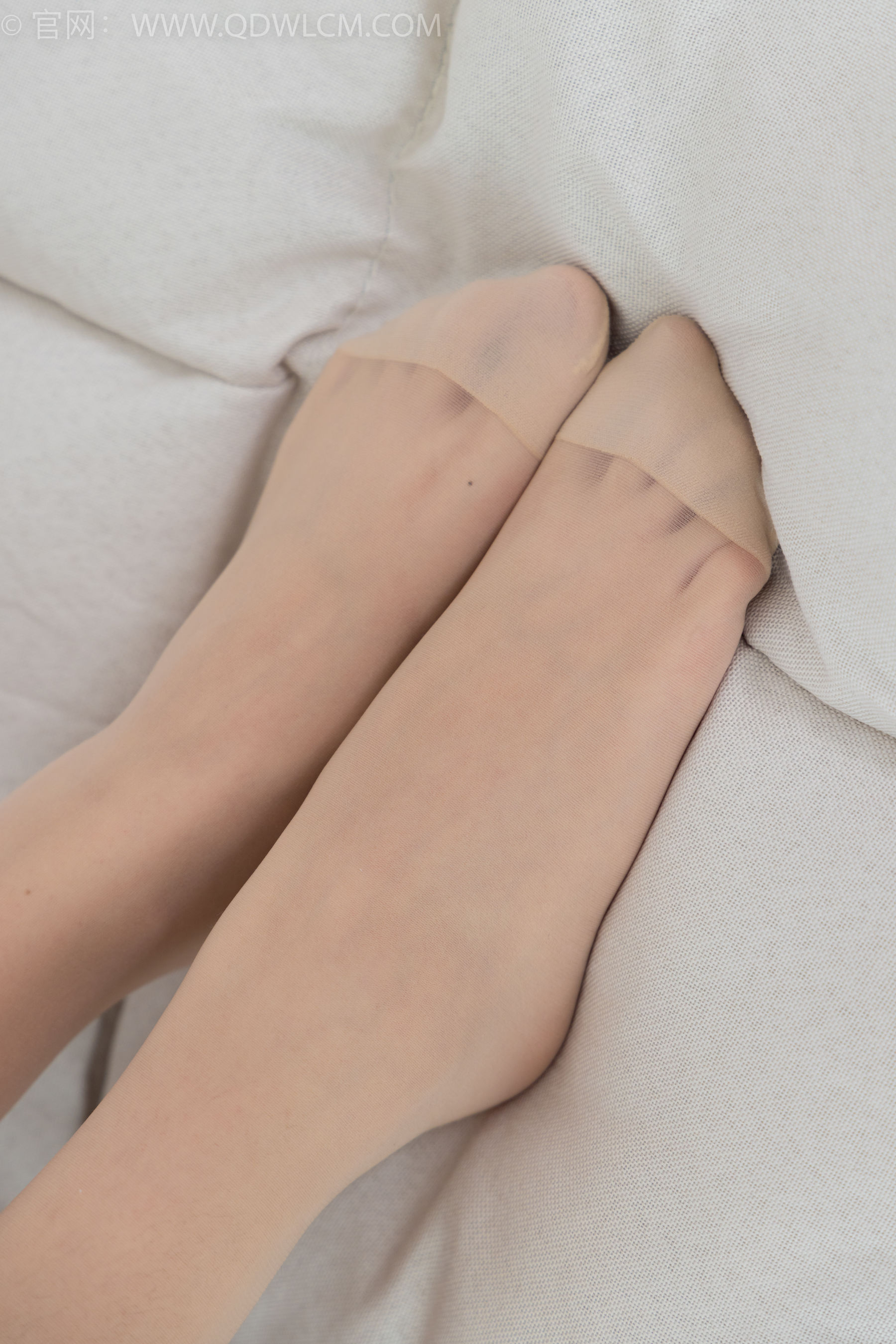 物恋传媒 No.2358 闪闪 - 舞蹈服、舞蹈鞋、白棉袜、厚白丝、厚灰丝、薄肉丝/(150P)