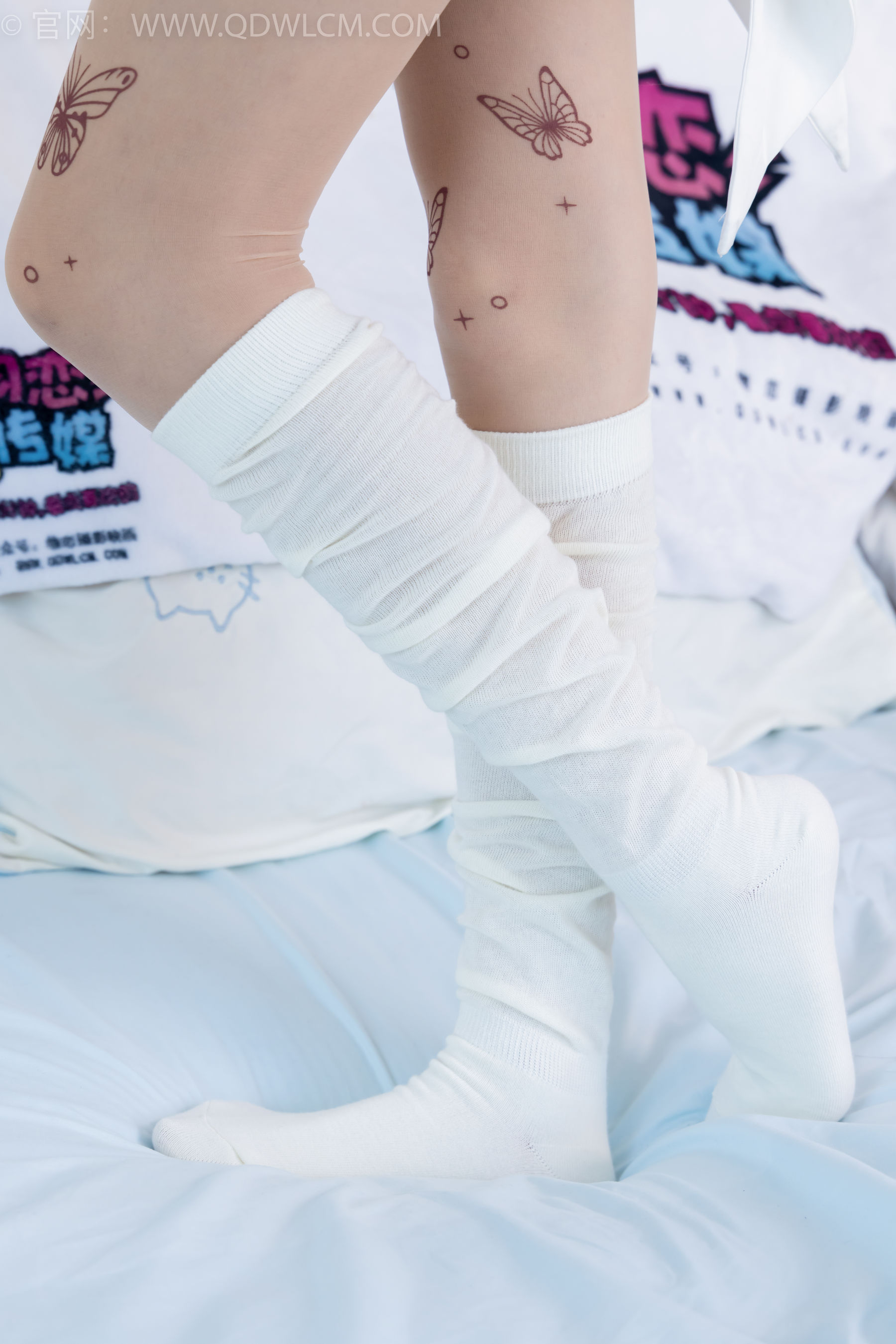 物恋传媒 No.2369 嘉木 - 长靴、长筒小腿白棉袜、蝴蝶薄肉丝/(200P)