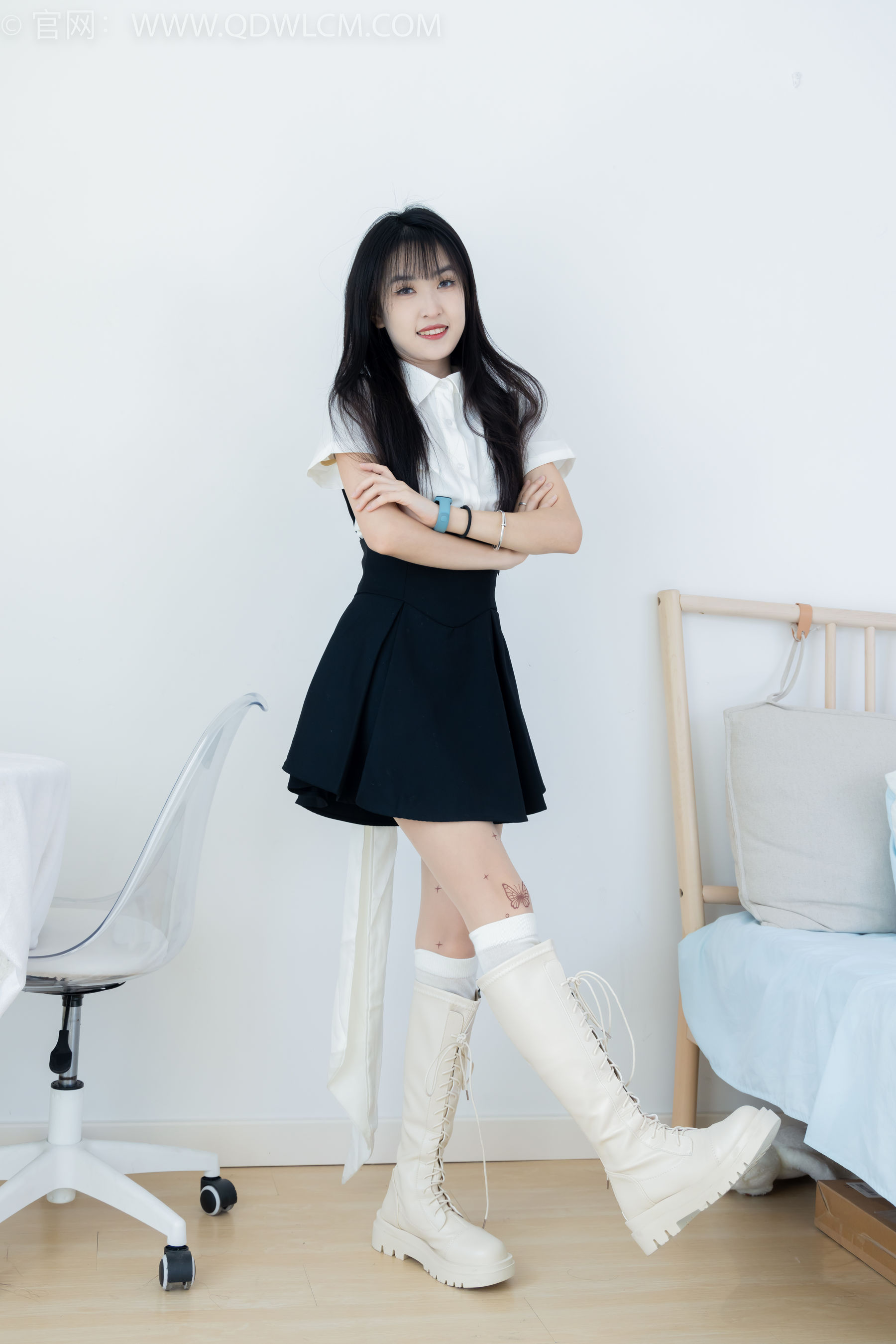 物恋传媒 No.2369 嘉木 - 长靴、长筒小腿白棉袜、蝴蝶薄肉丝/(200P)