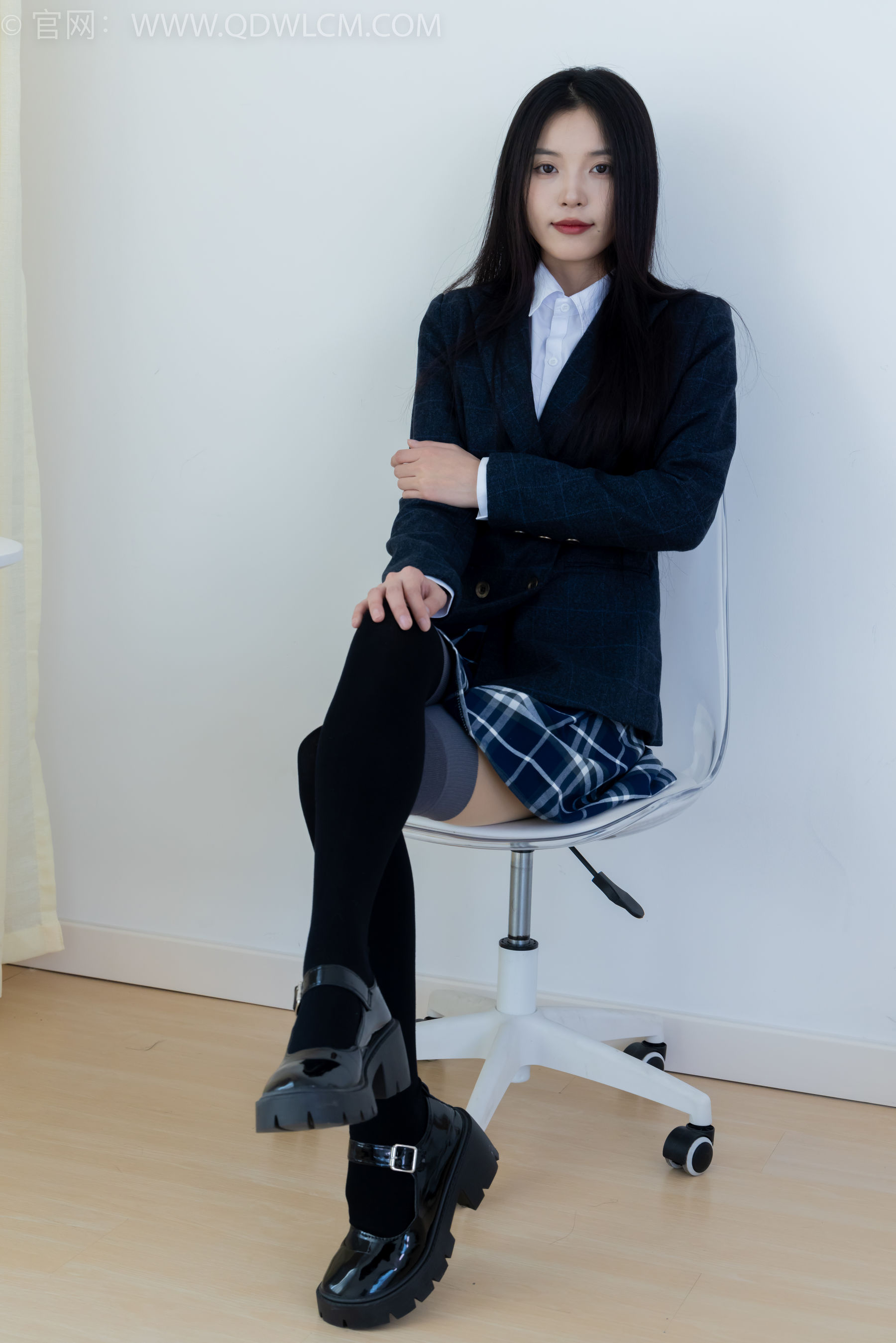 物恋传媒 No.2371 茯苓 - JK制服、皮鞋、拼接过膝袜/(155P)