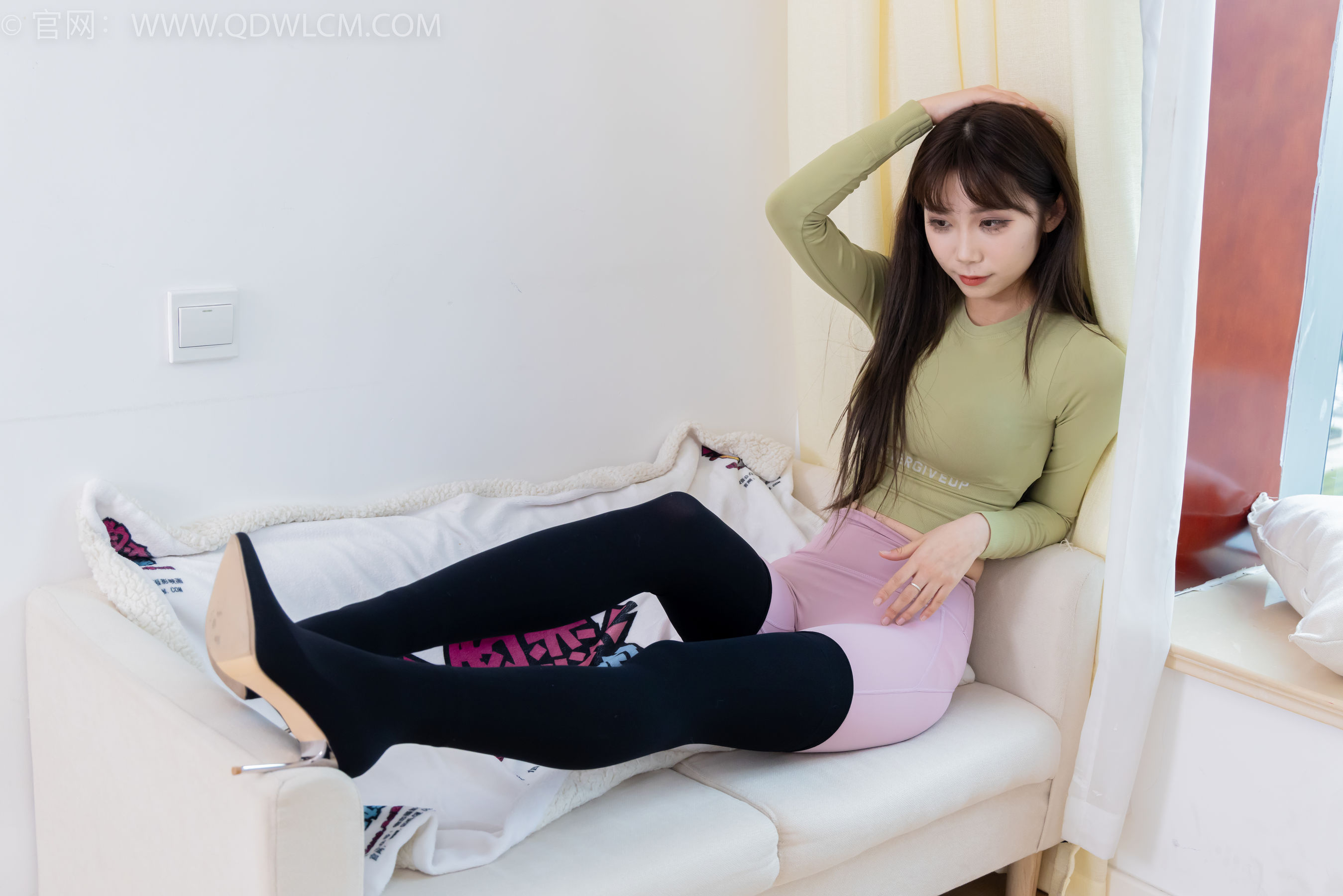 物恋传媒 No.2363 泡泡 - 瑜伽裤、过膝靴、薄白丝/(180P)