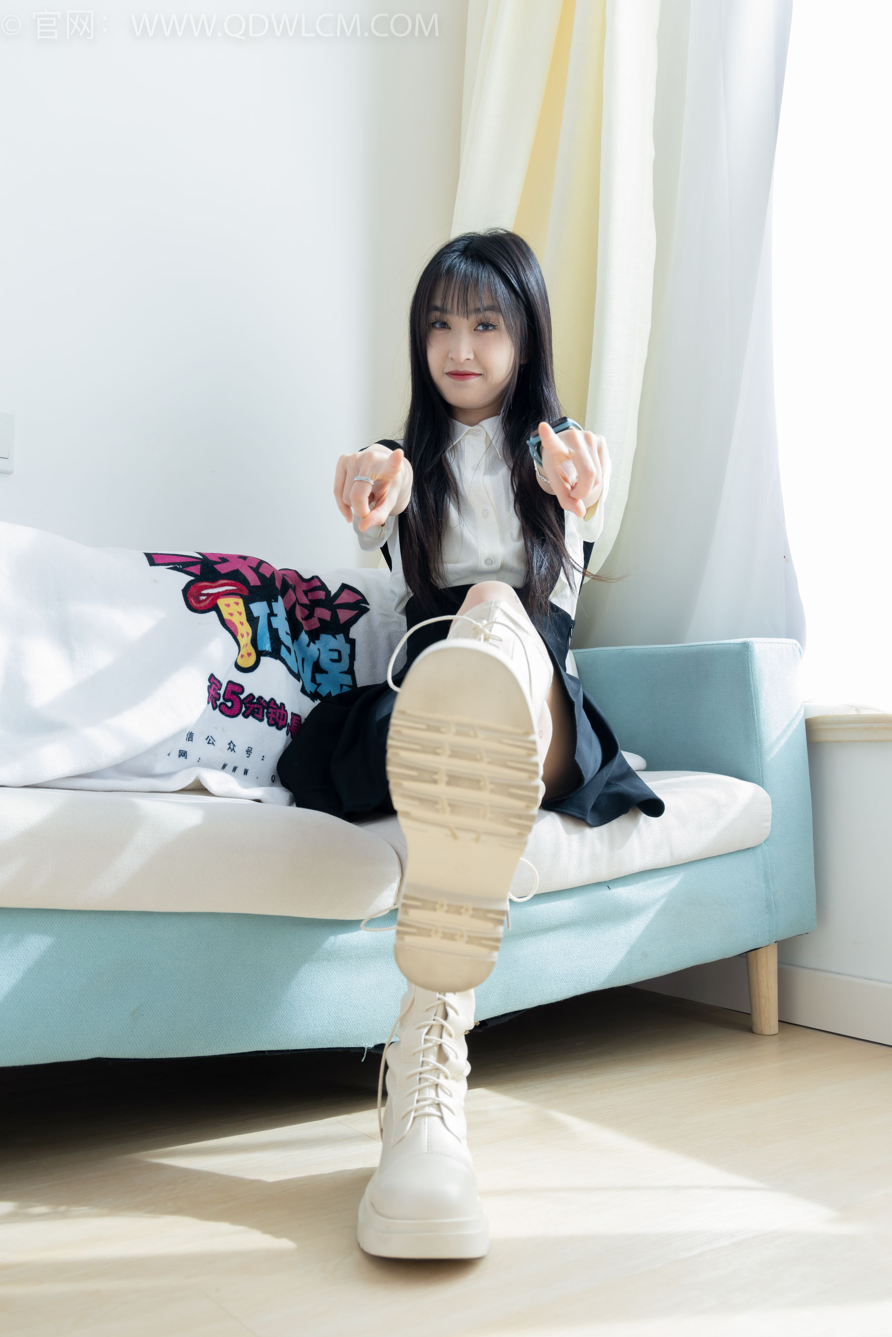 物恋传媒 No.2369 嘉木 - 长靴、长筒小腿白棉袜、蝴蝶薄肉丝/(200P)