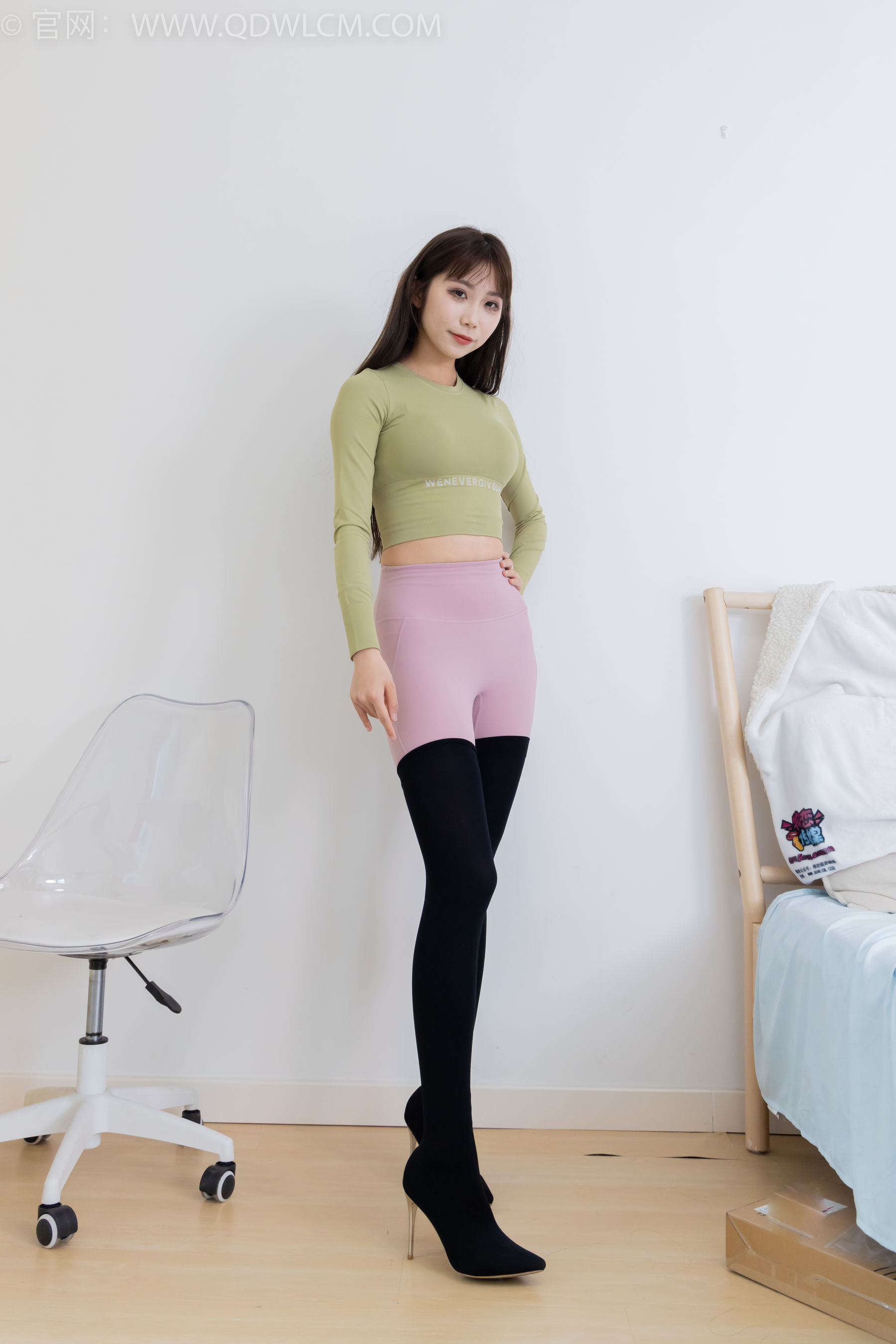 物恋传媒 No.2363 泡泡 - 瑜伽裤、过膝靴、薄白丝/(180P)