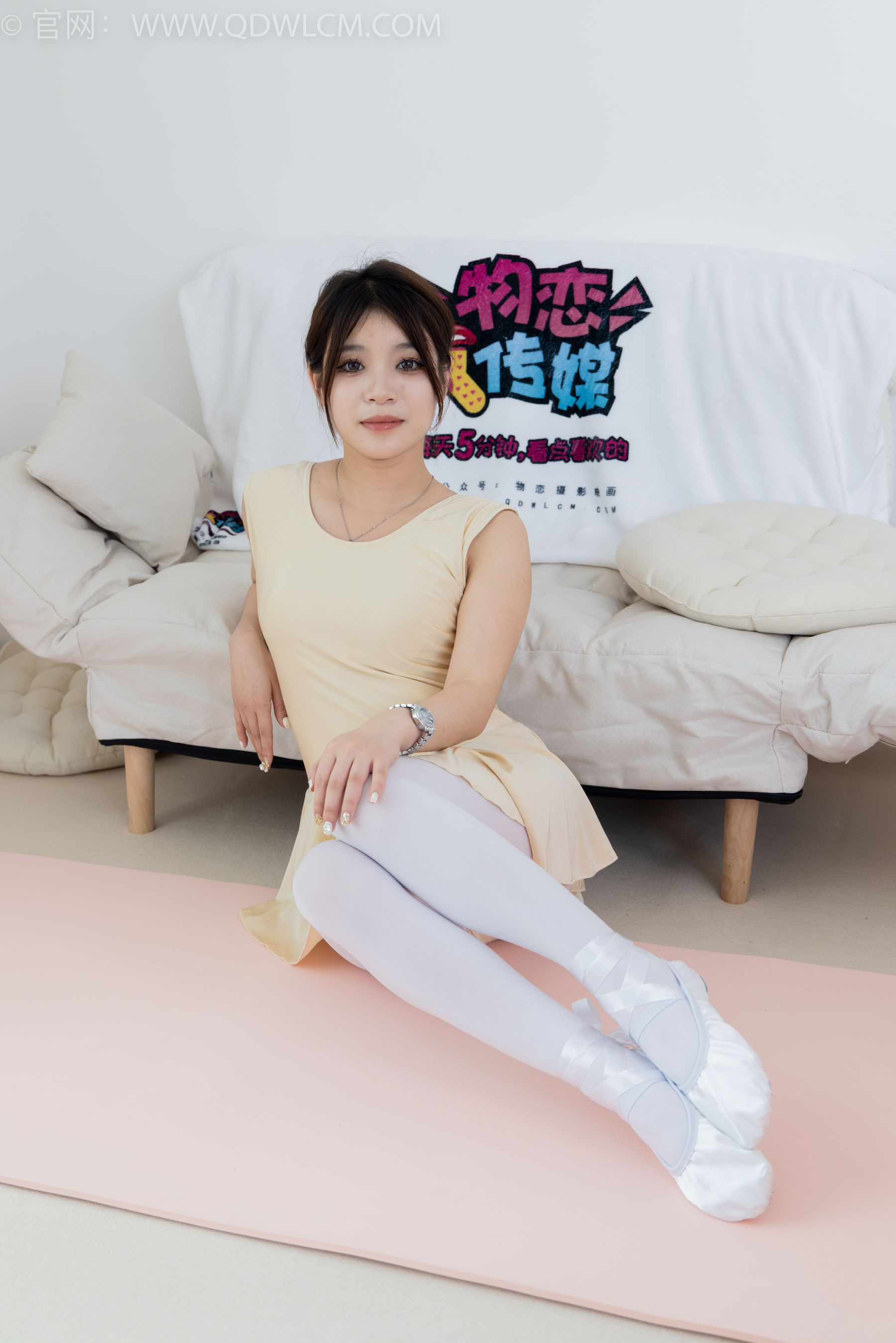 物恋传媒 No.2358 闪闪 - 舞蹈服、舞蹈鞋、白棉袜、厚白丝、厚灰丝、薄肉丝/(150P)