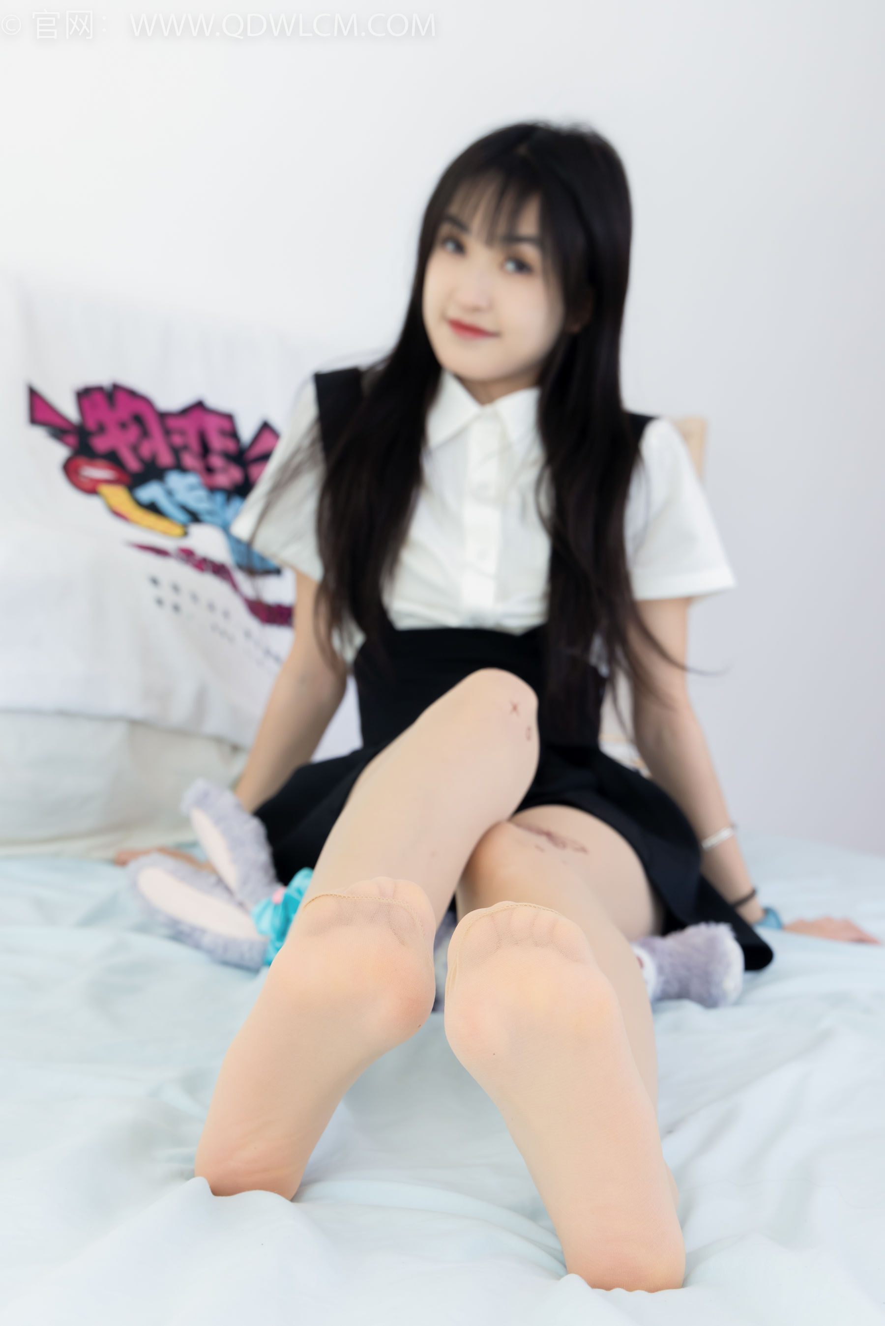 物恋传媒 No.2369 嘉木 - 长靴、长筒小腿白棉袜、蝴蝶薄肉丝/(200P)