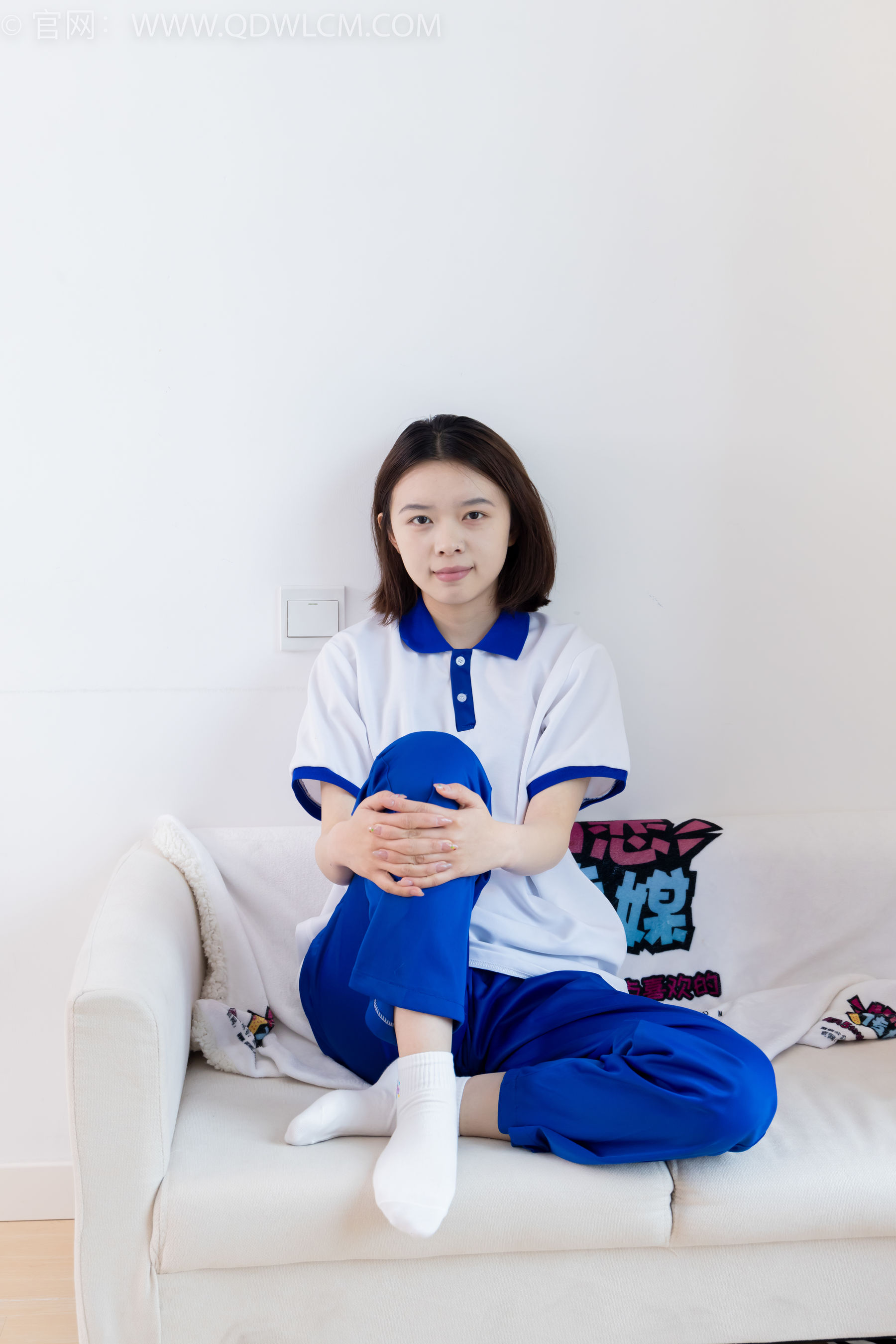 物恋传媒 No.2364 小悦 - 校服、板鞋、白棉袜、裸足/(150P)