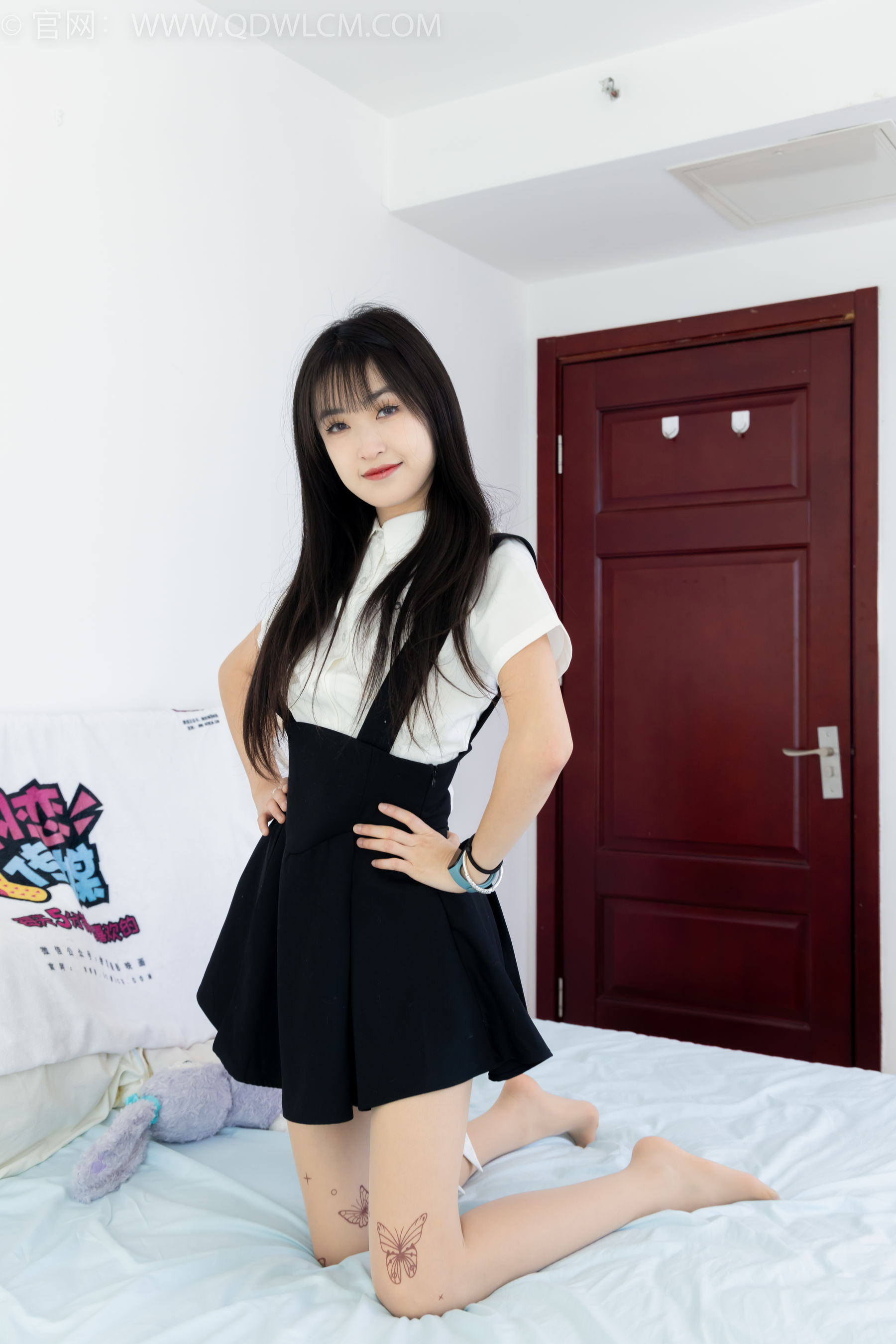 物恋传媒 No.2369 嘉木 - 长靴、长筒小腿白棉袜、蝴蝶薄肉丝/(200P)