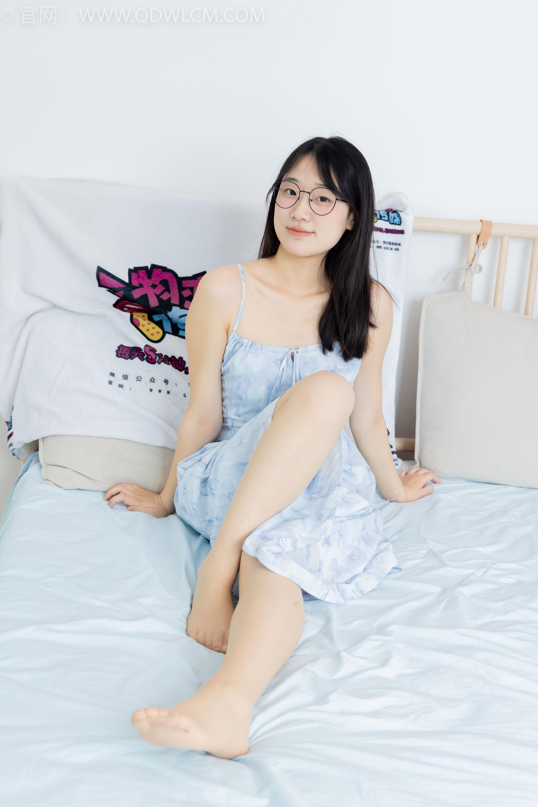 物恋传媒 No.2357 小椿 - 高跟凉鞋、肉丝/(150P)