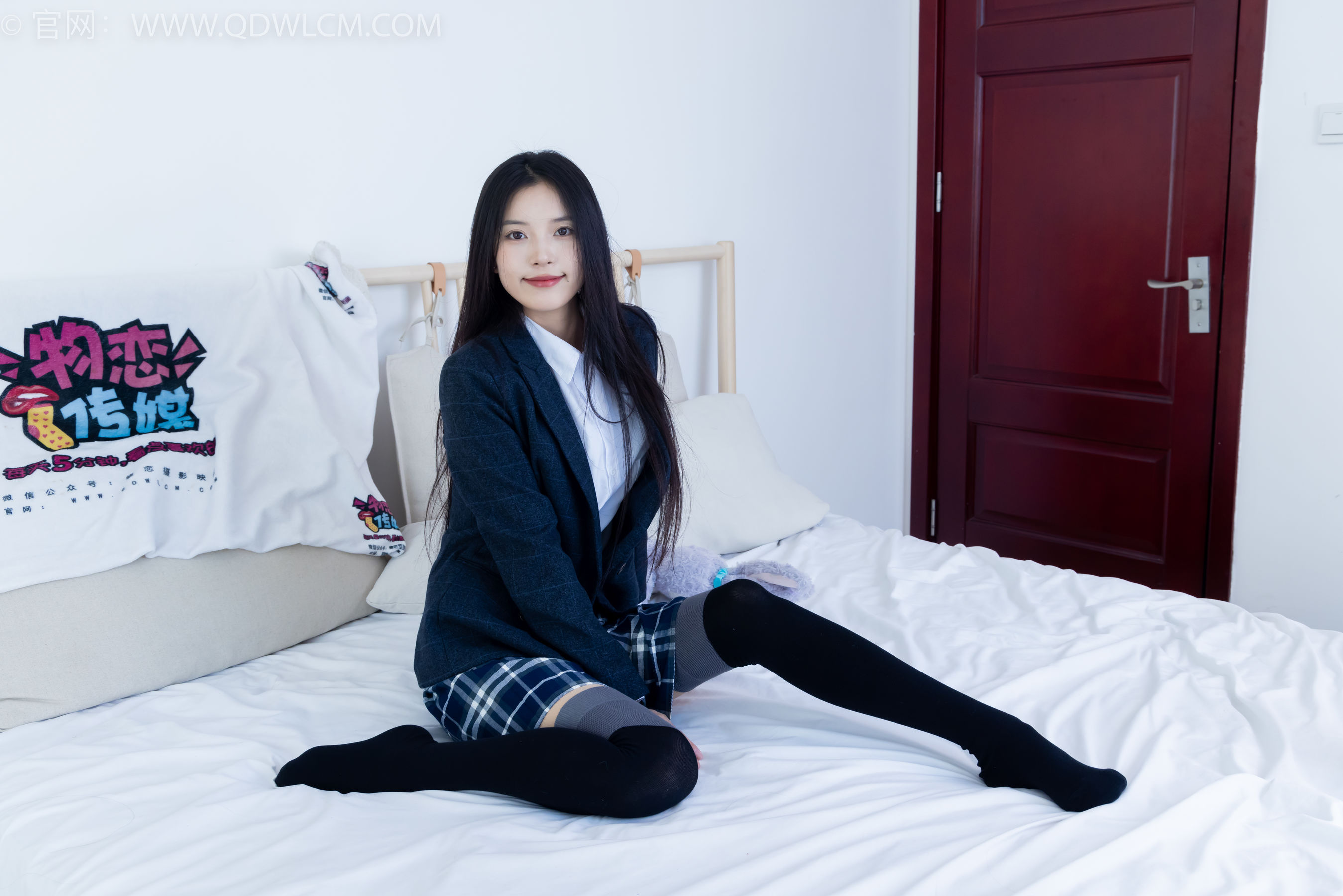 物恋传媒 No.2371 茯苓 - JK制服、皮鞋、拼接过膝袜/(155P)