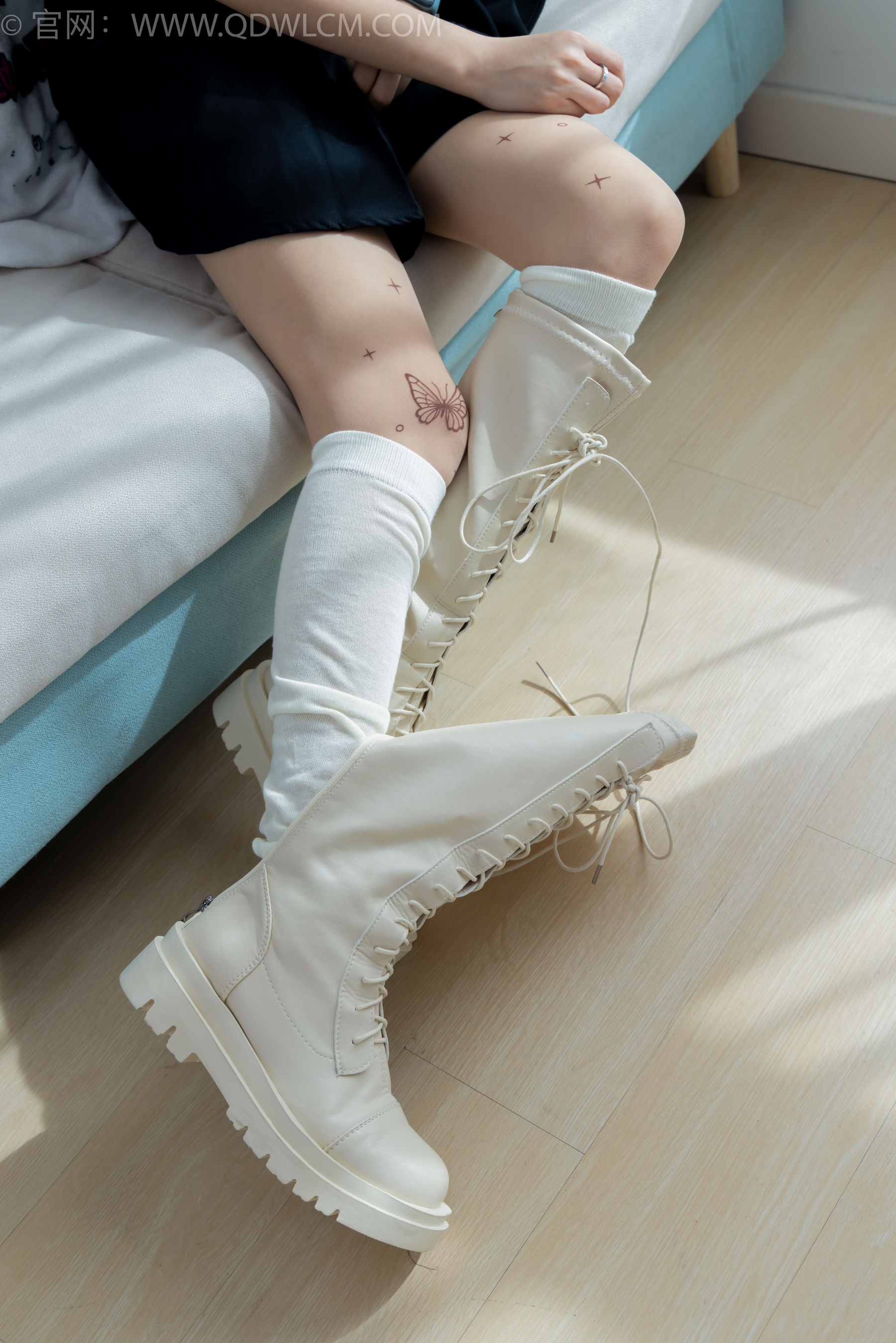 物恋传媒 No.2369 嘉木 - 长靴、长筒小腿白棉袜、蝴蝶薄肉丝/(200P)