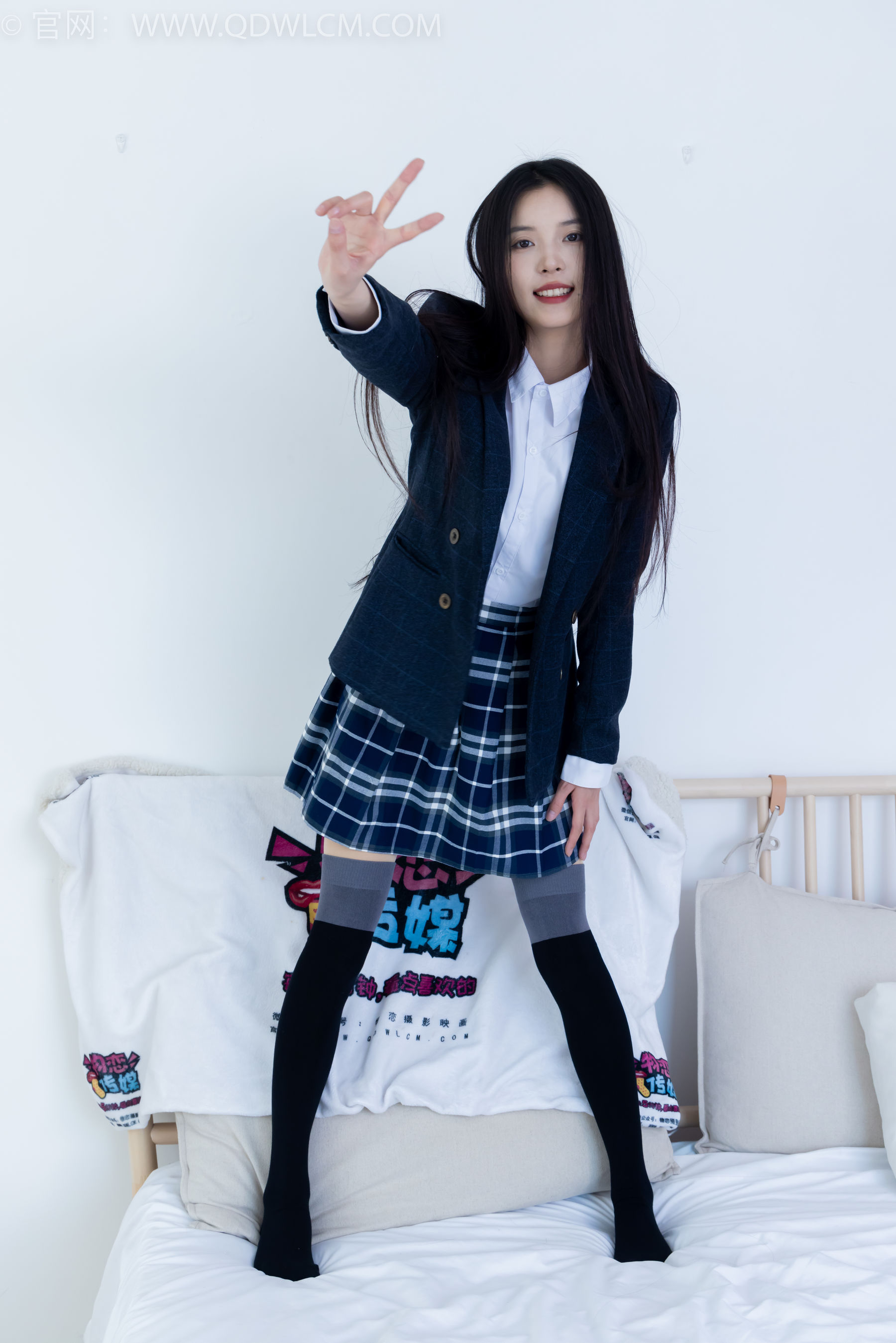 物恋传媒 No.2371 茯苓 - JK制服、皮鞋、拼接过膝袜/(155P)