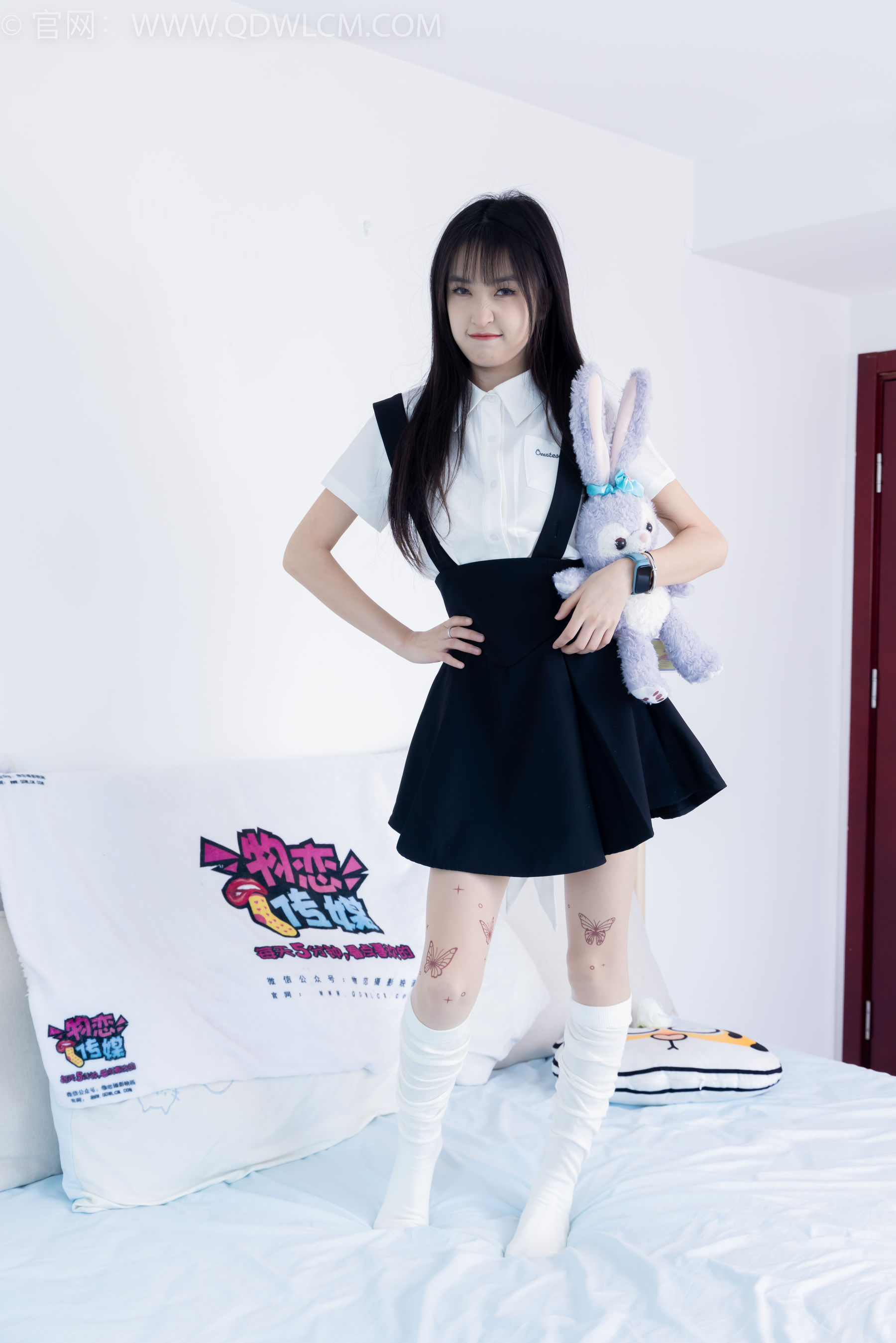 物恋传媒 No.2369 嘉木 - 长靴、长筒小腿白棉袜、蝴蝶薄肉丝/(200P)