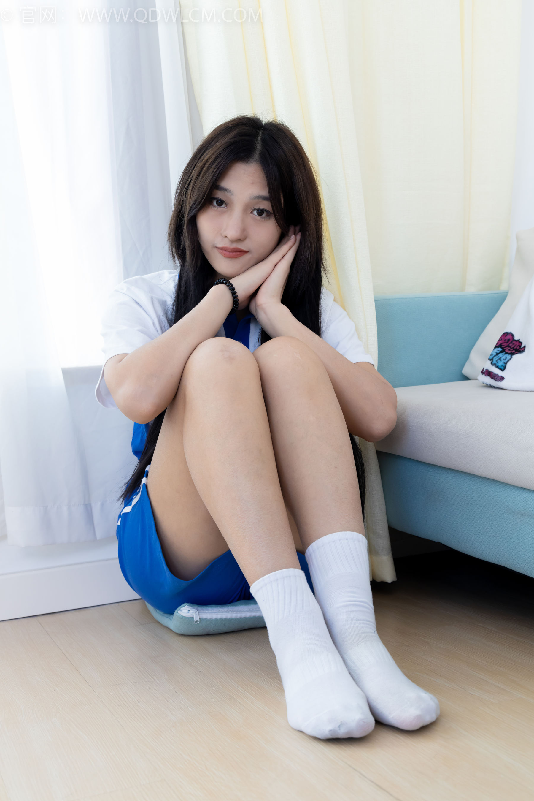 物恋传媒 No.2361 灰灰 - 校服、帆布鞋、白棉袜、裸足/(155P)