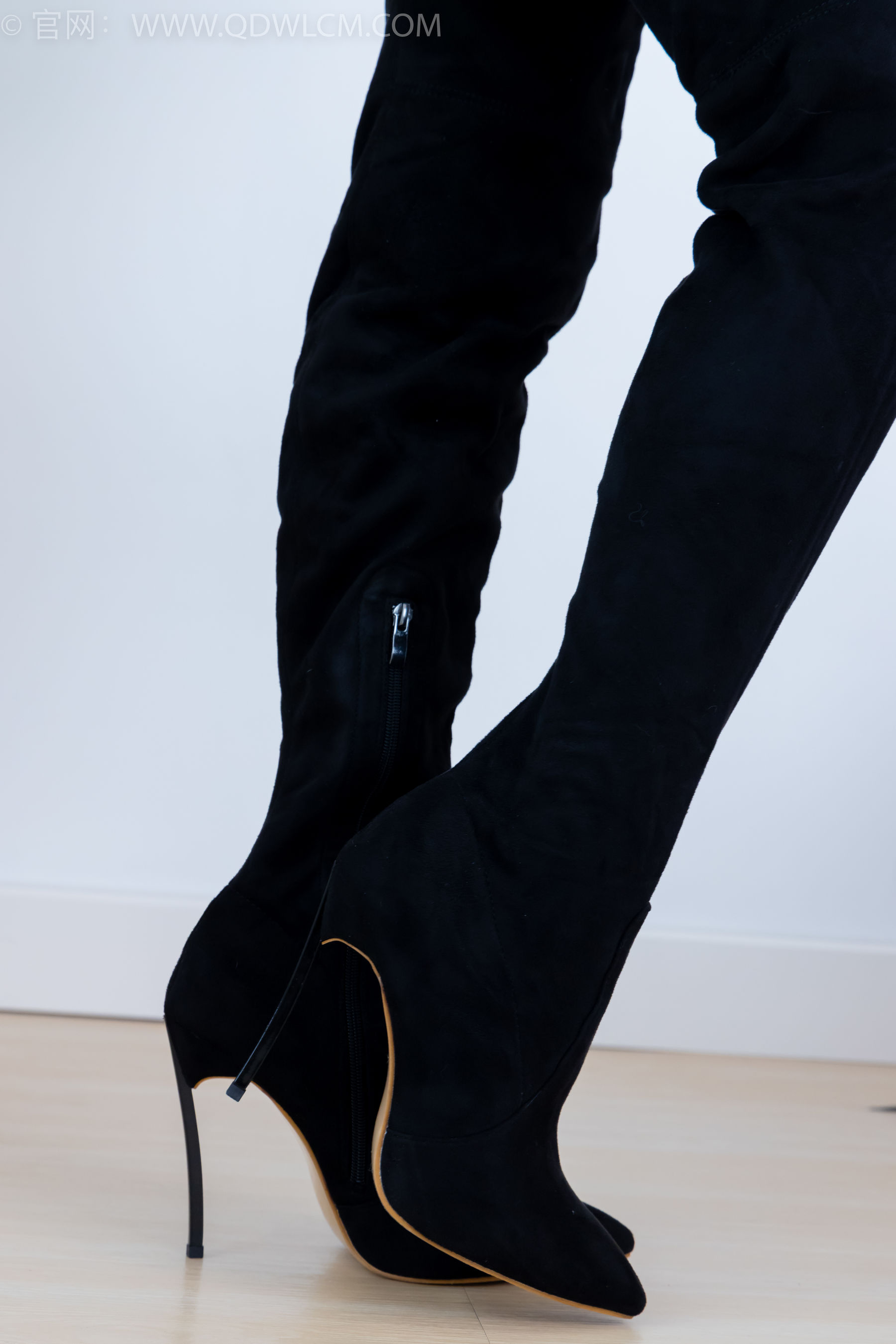 物恋传媒 No.2349 茯苓 - 高跟长靴、高跟凉鞋、厚肉丝、薄黑丝/(175P)