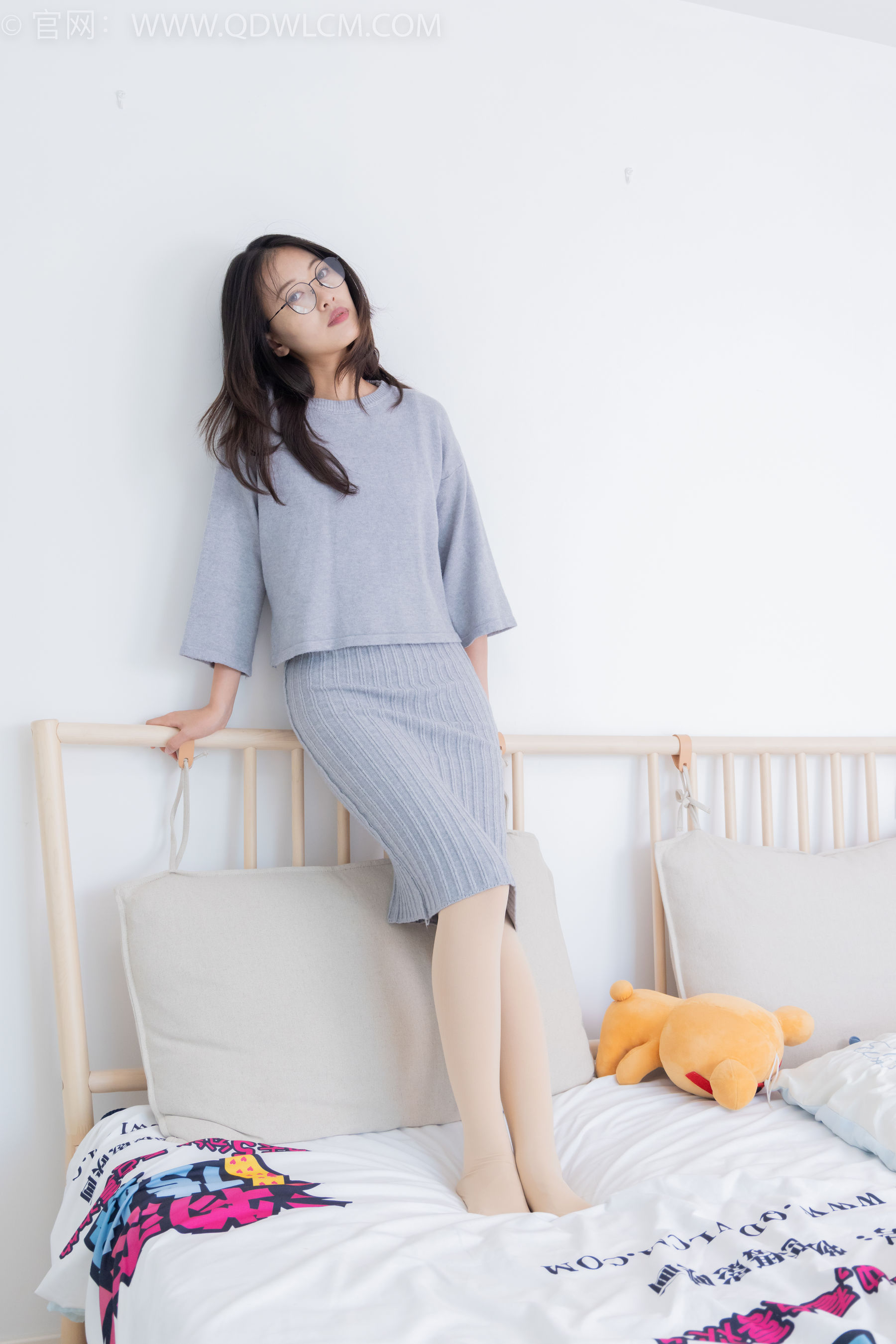 物恋传媒 No.2360 小优 - 平底鞋、厚肉丝/(155P)