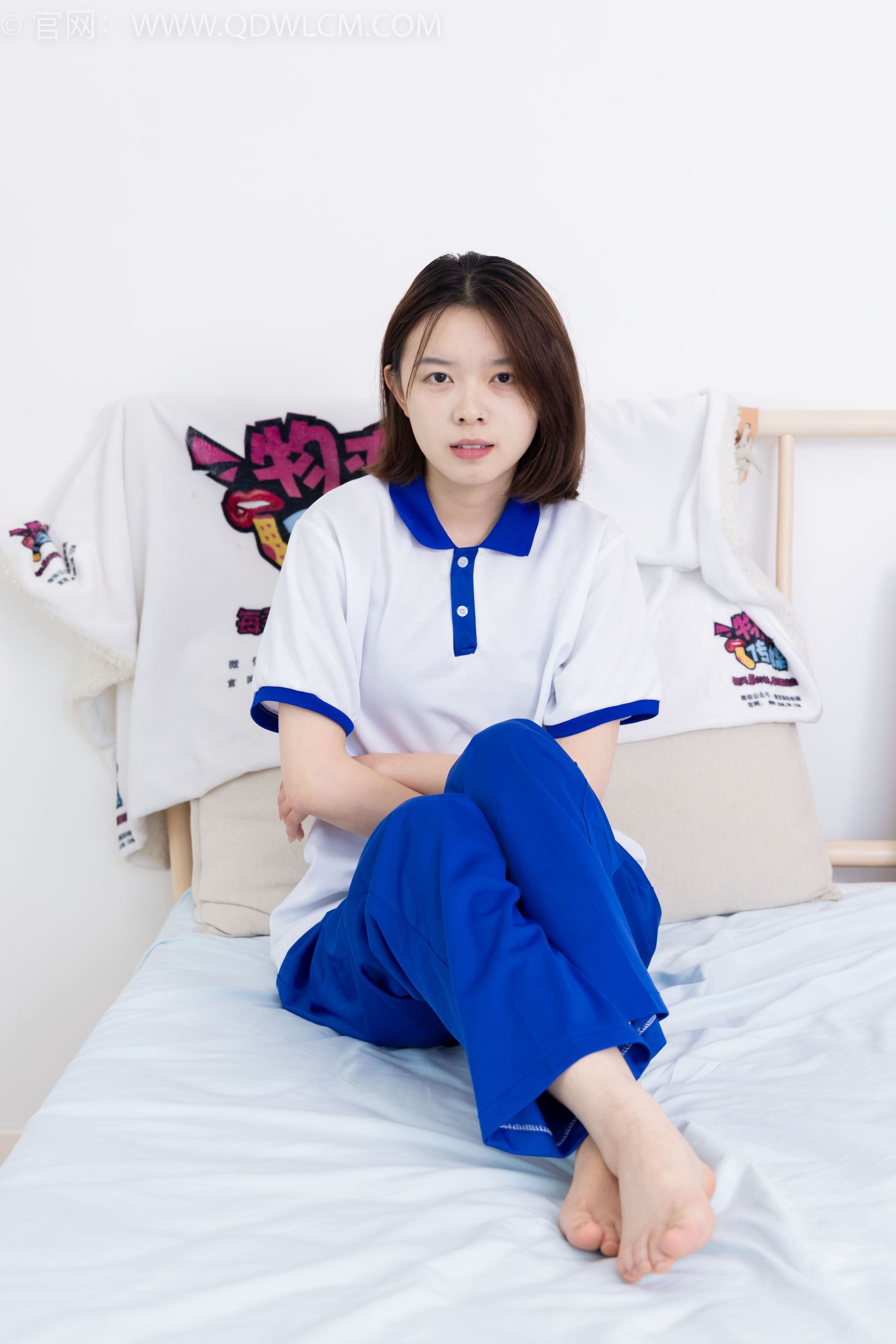 物恋传媒 No.2364 小悦 - 校服、板鞋、白棉袜、裸足/(150P)