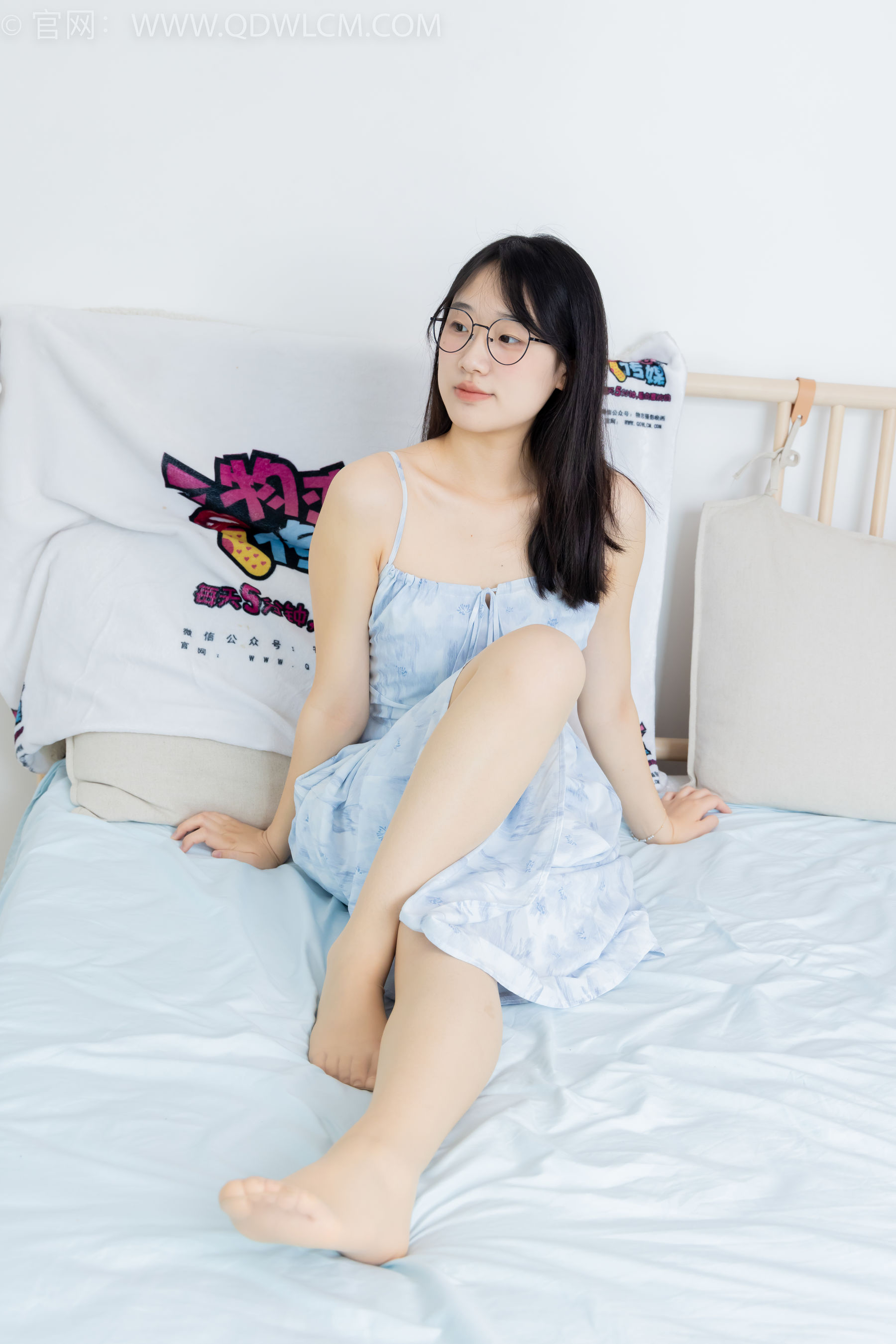 物恋传媒 No.2357 小椿 - 高跟凉鞋、肉丝/(150P)