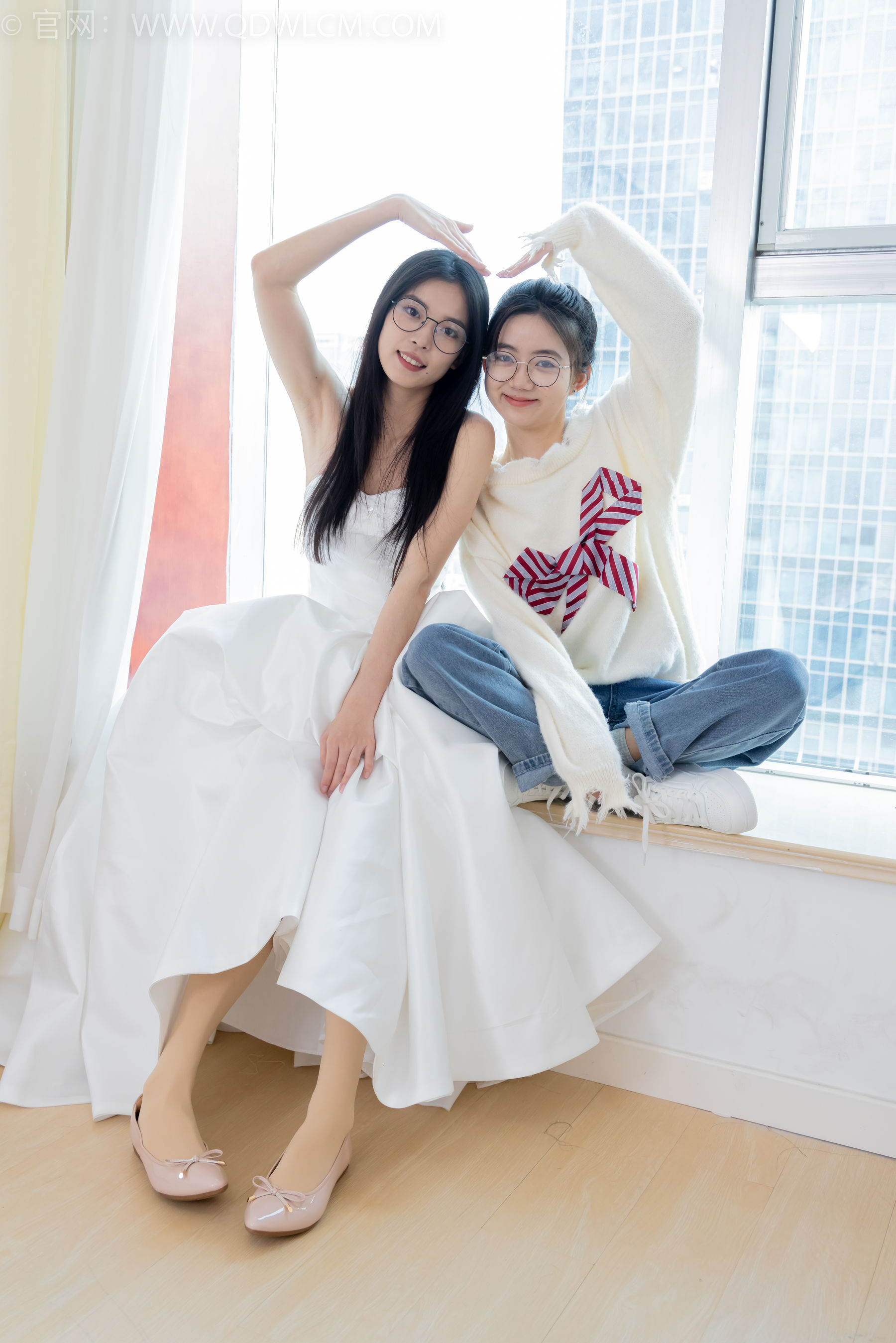 物恋传媒 No.2370 茯苓&欢欢 - 平底鞋、板鞋、厚肉丝、灰色棉袜、薄肉丝/(150P)