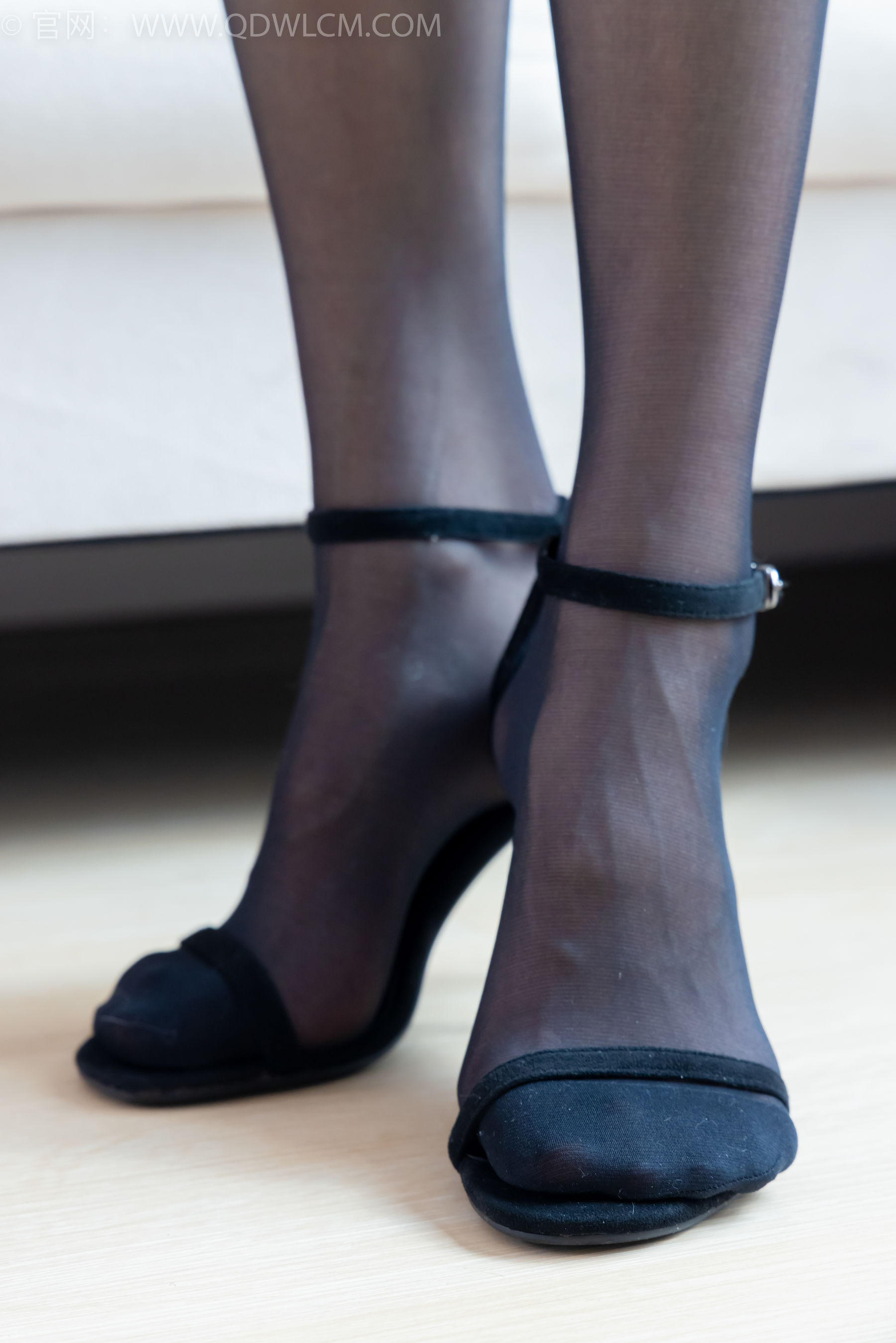 物恋传媒 No.2349 茯苓 - 高跟长靴、高跟凉鞋、厚肉丝、薄黑丝/(175P)